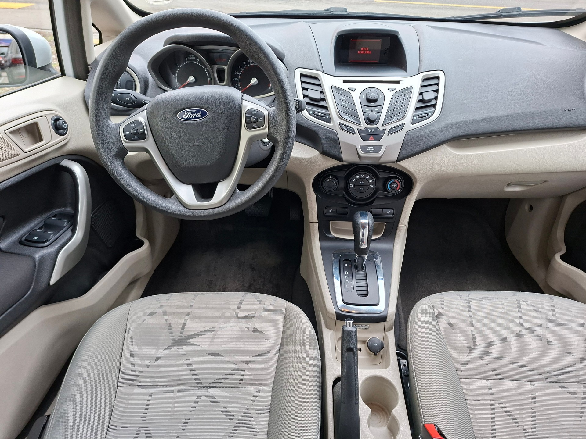 FORD Fiesta 1.6 SE Automatik-image-8