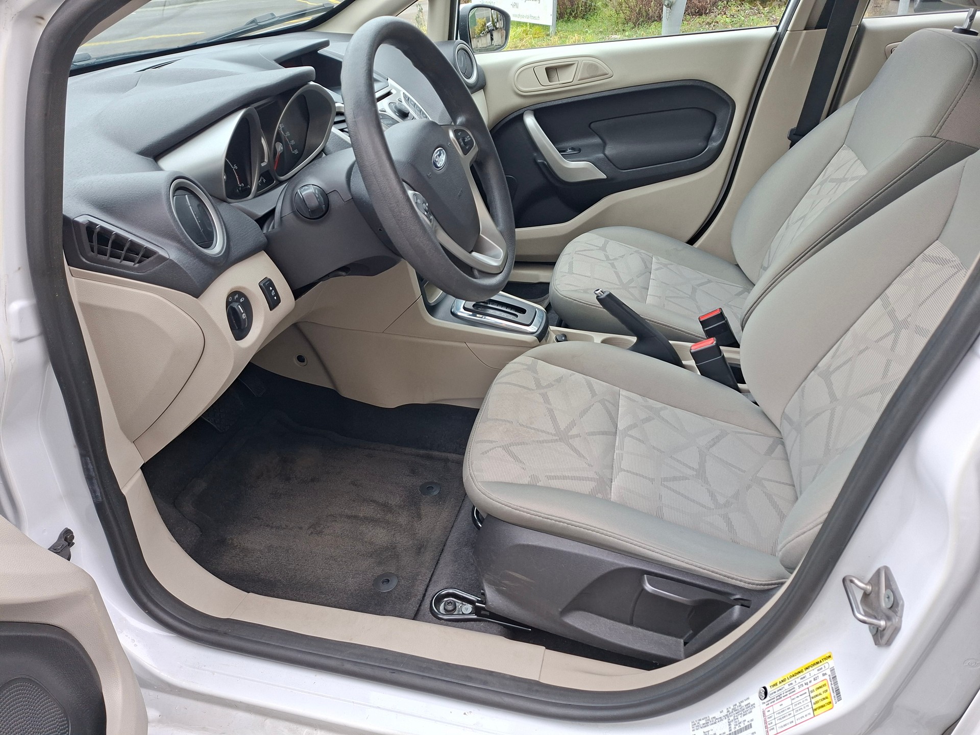 FORD Fiesta 1.6 SE Automatik-image-6