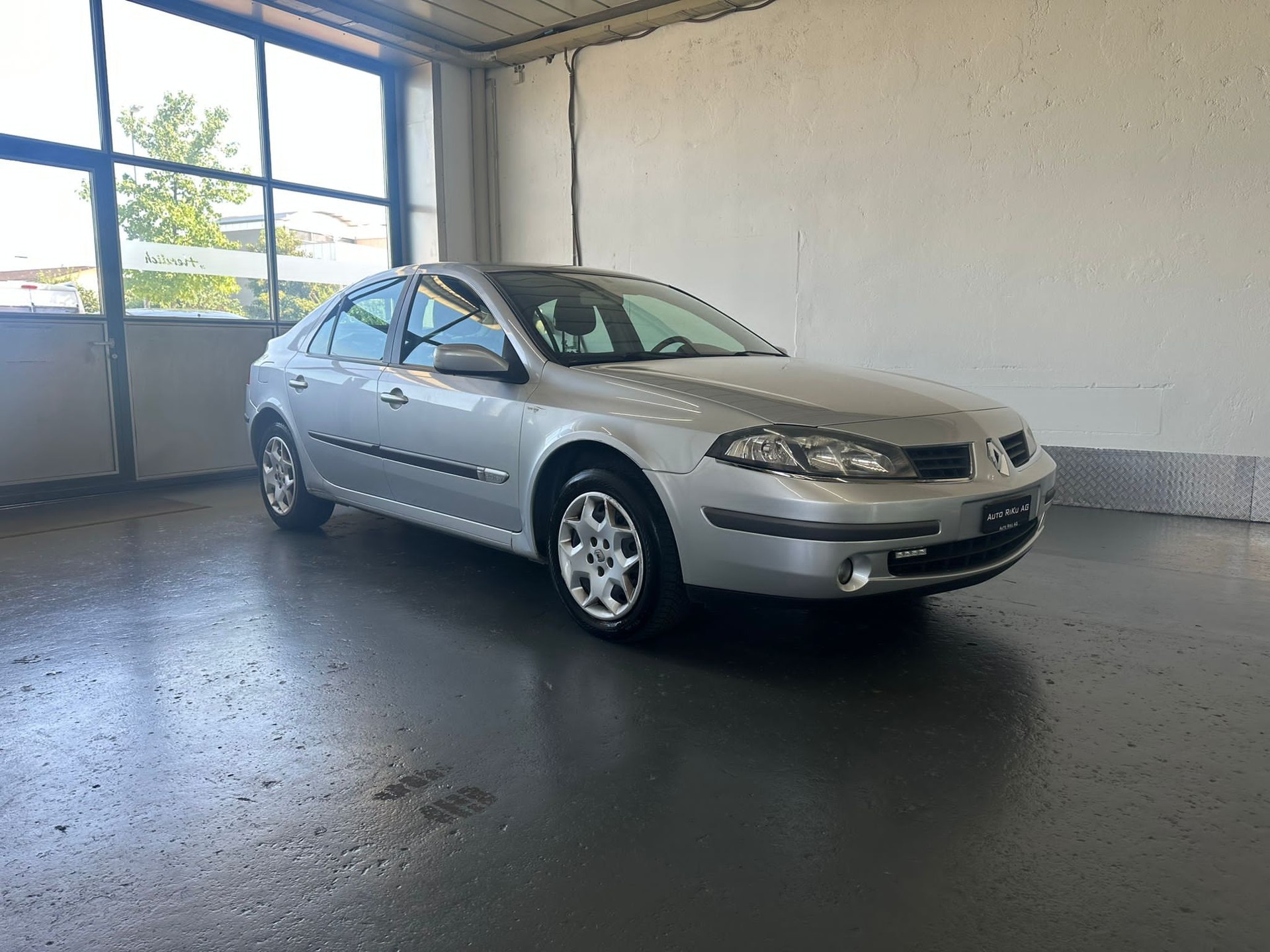 RENAULT Laguna 2.0 16V Dynamique-showroom-element-1