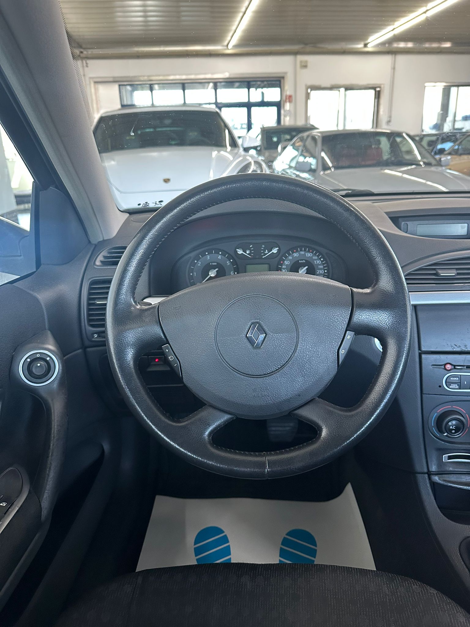 RENAULT Laguna 2.0 16V Dynamique-image-13