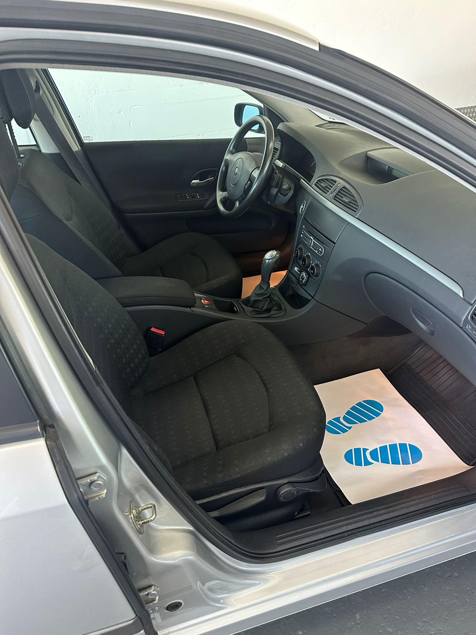 RENAULT Laguna 2.0 16V Dynamique-image-15