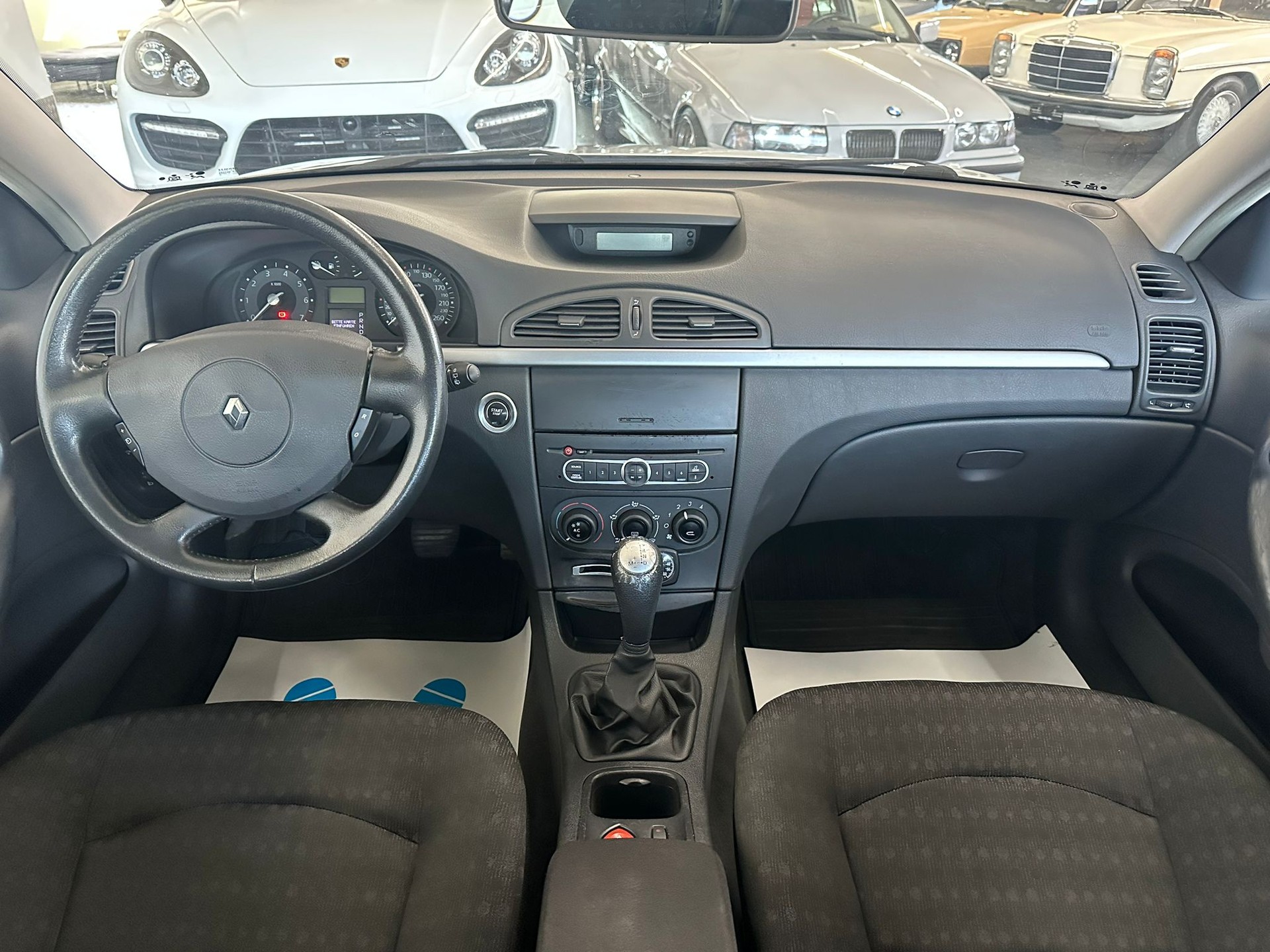 RENAULT Laguna 2.0 16V Dynamique-image-12