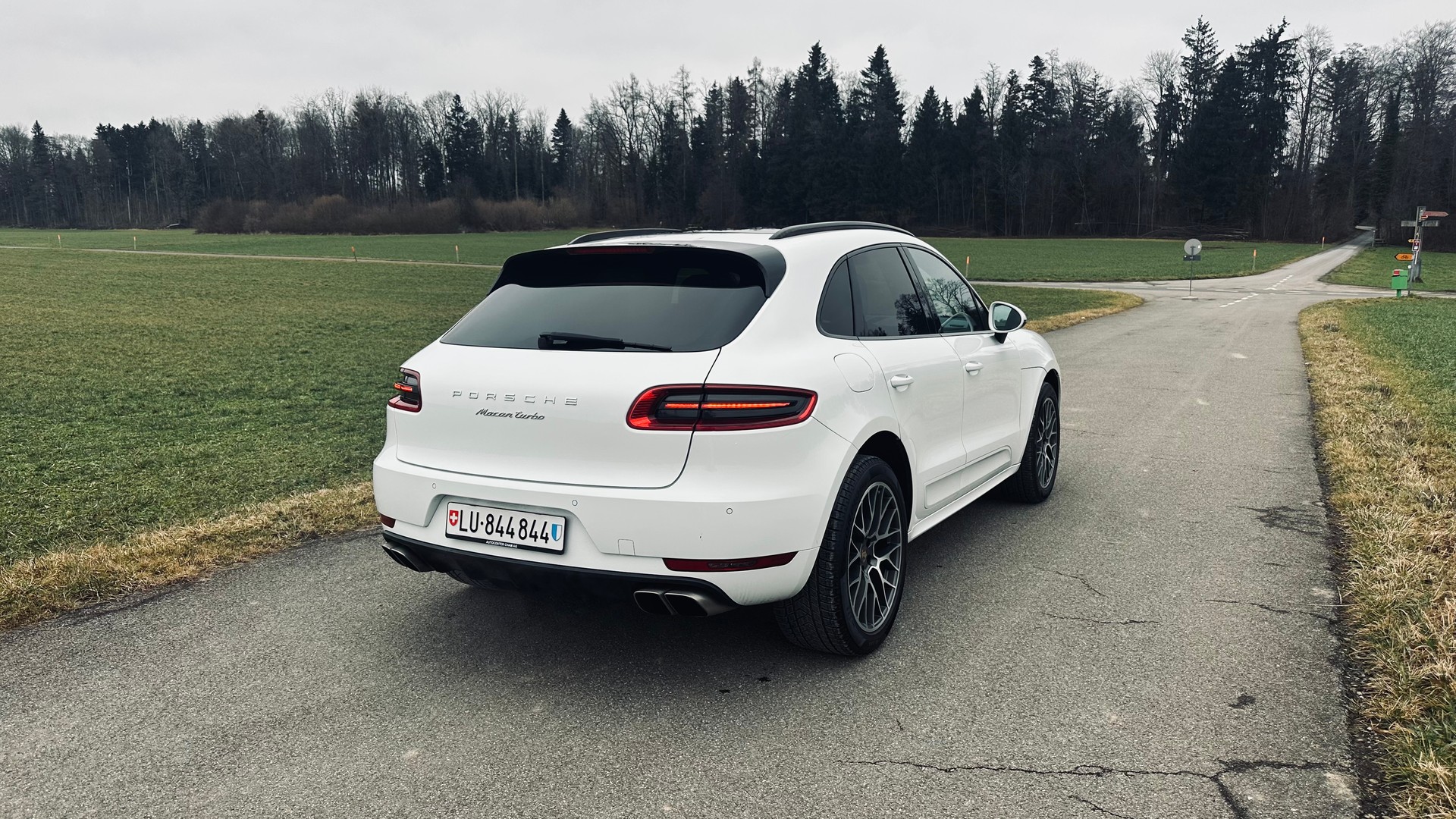 PORSCHE Macan Turbo PDK-image-6