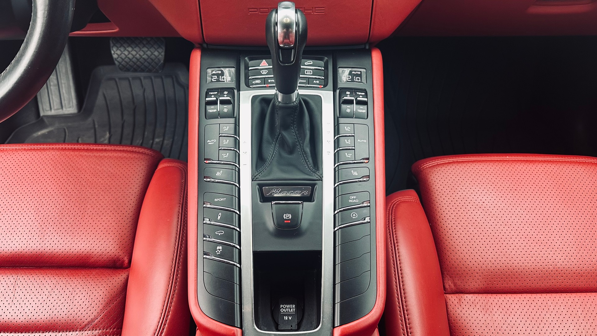 PORSCHE Macan Turbo PDK-image-11