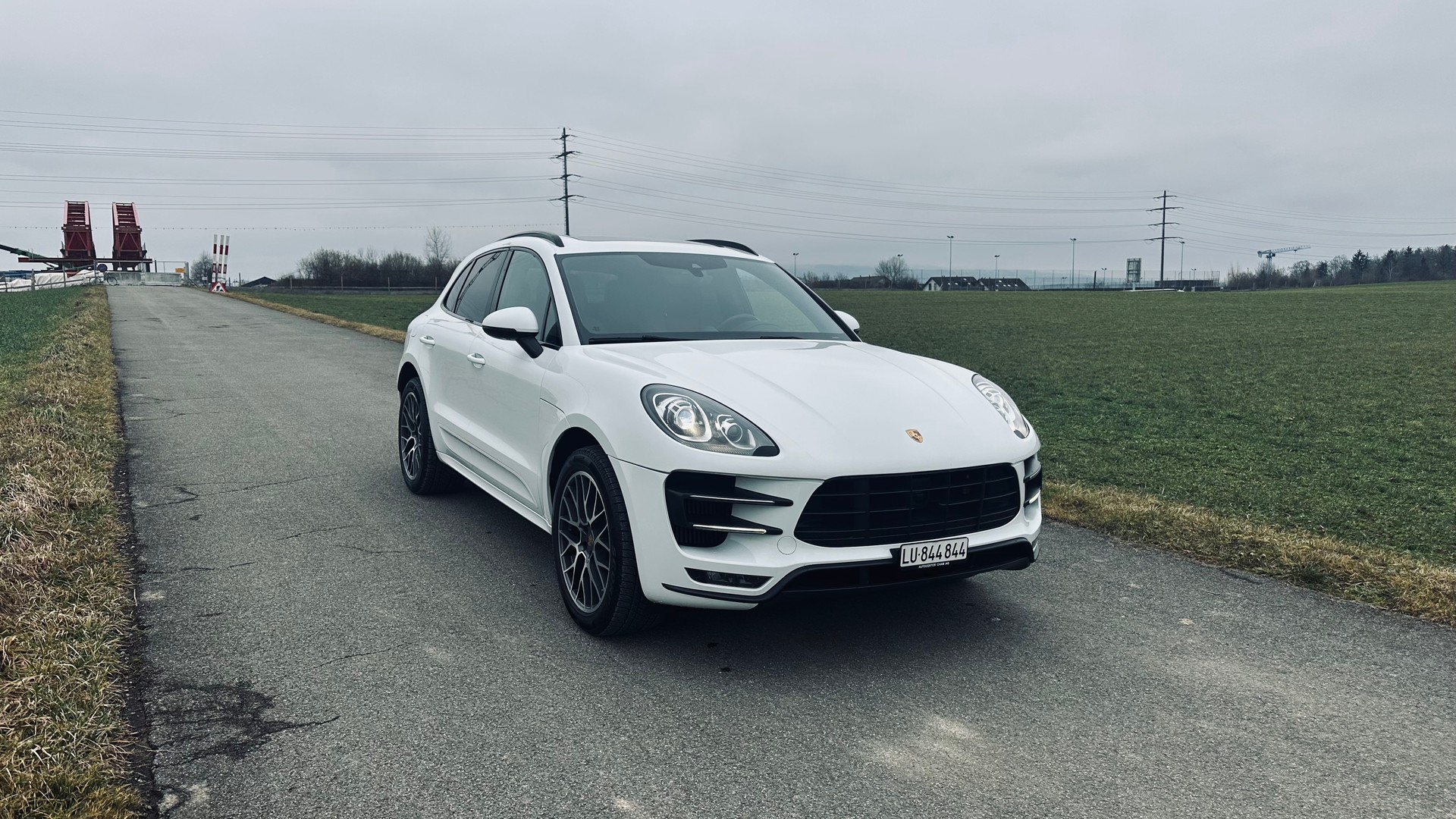 PORSCHE Macan Turbo PDK-image-0
