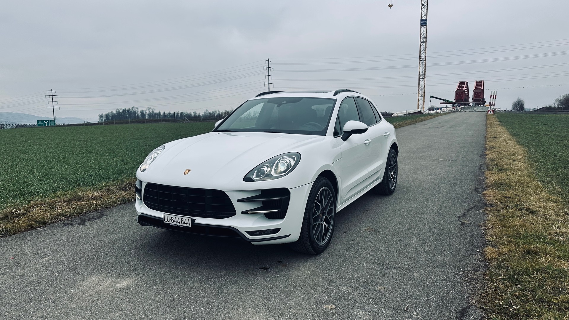PORSCHE Macan Turbo PDK-image-2