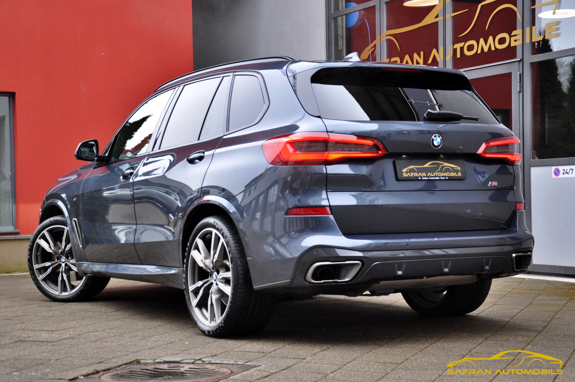 BMW X5 xDrive M50d Steptronic-image-4