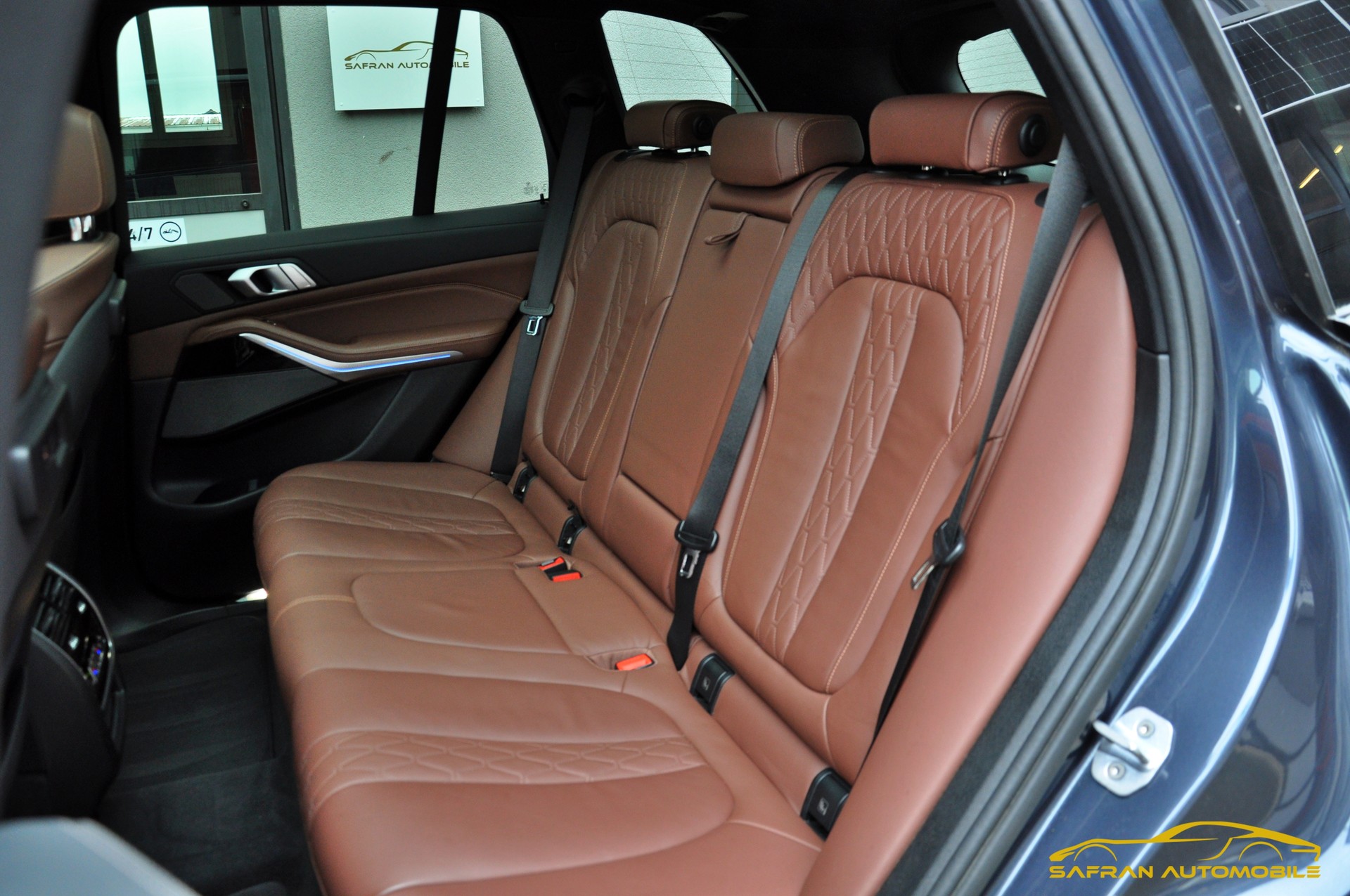 BMW X5 xDrive M50d Steptronic-image-12
