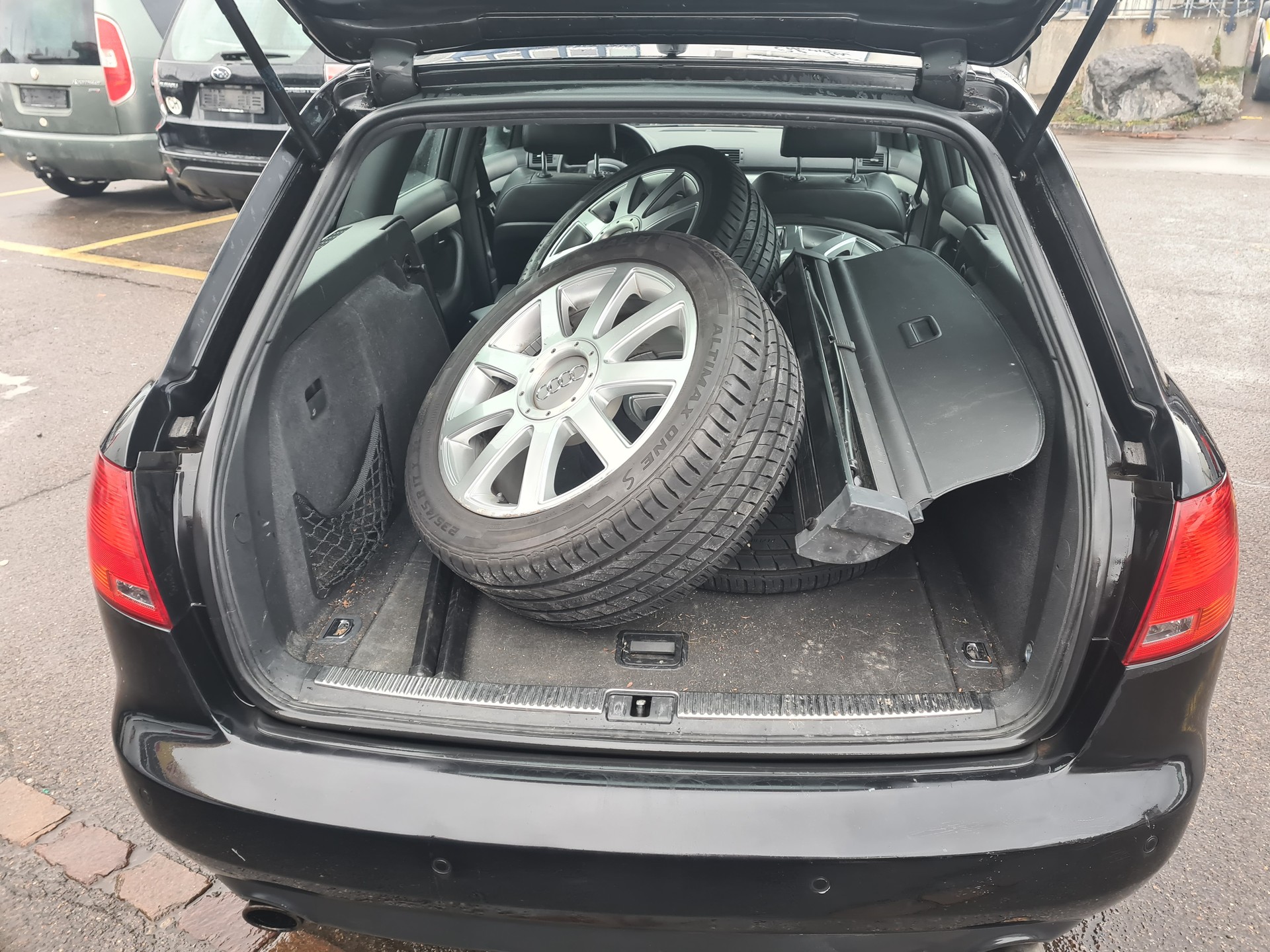 AUDI A4 Avant 2.0 Turbo FSI quattro-image-5