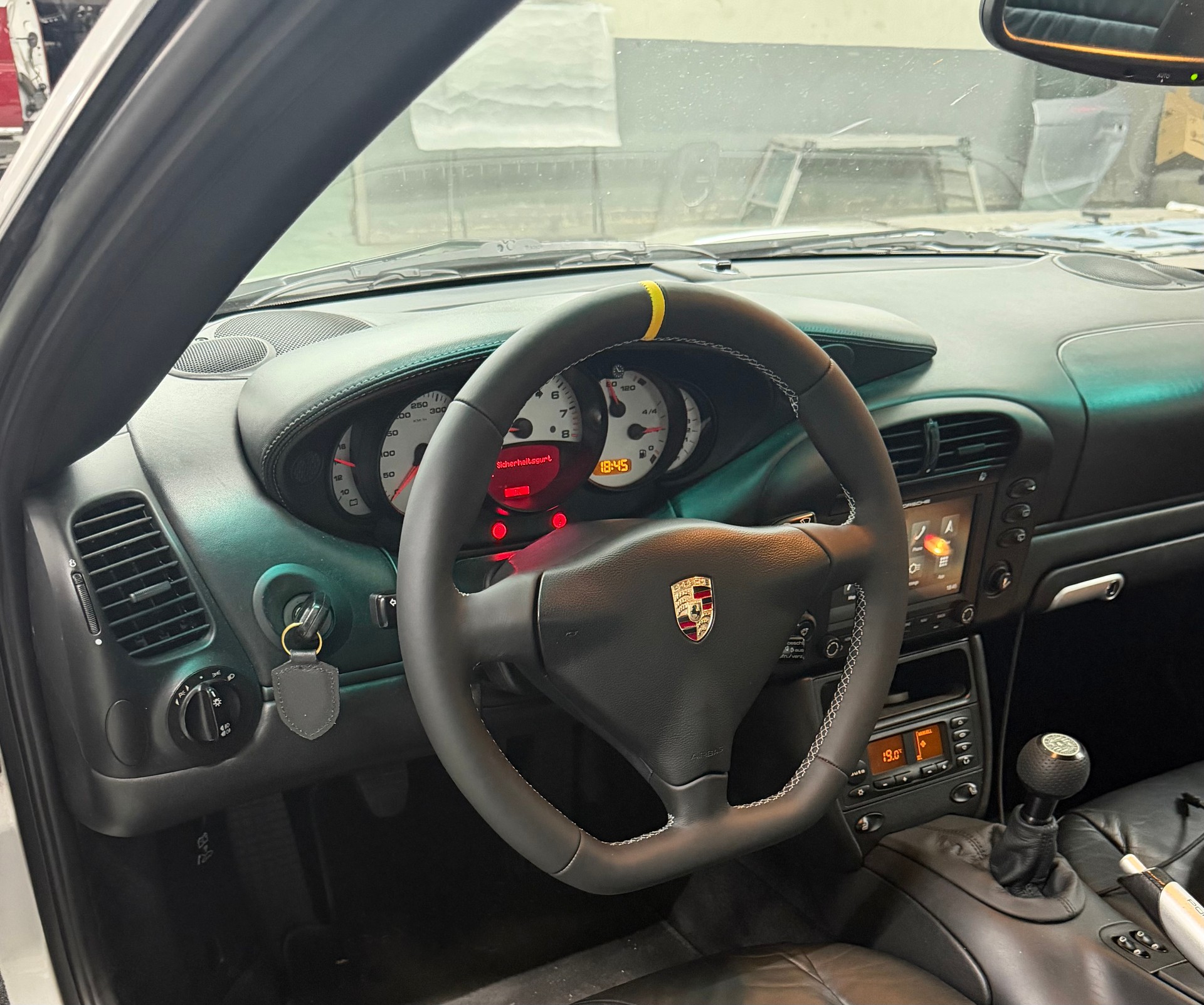 PORSCHE 911 Carrera 4 S-image-6
