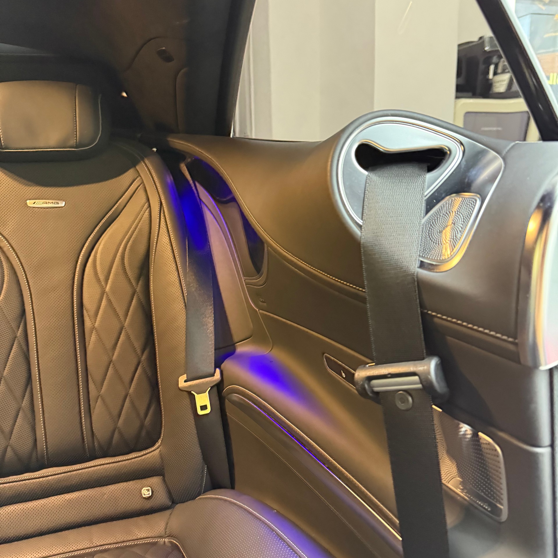 MERCEDES-BENZ S 63 AMG Coupé 4Matic Speedshift MCT-image-14