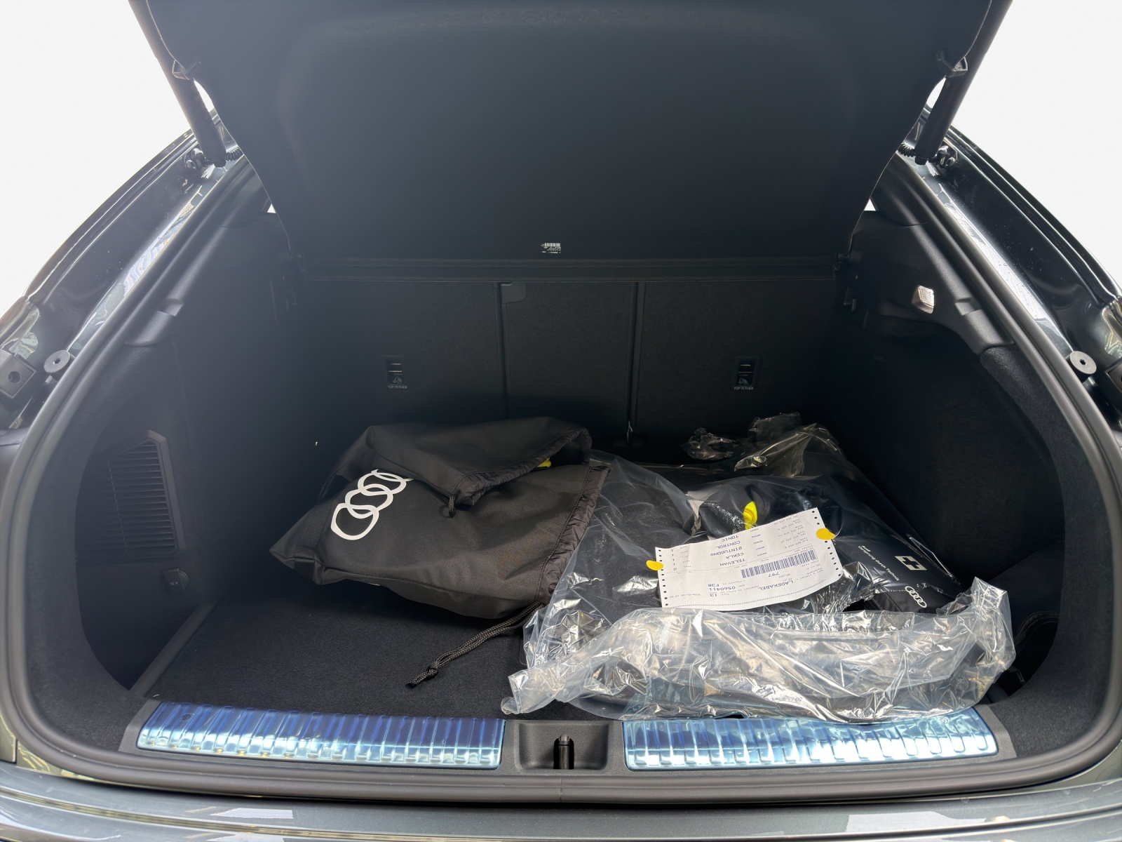 AUDI Q3 Sportback e-hybrid 200 kW S tronig-image-12