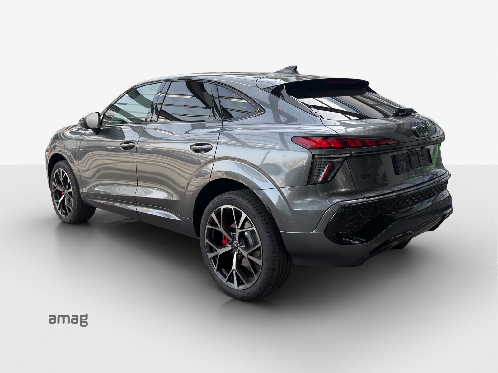 AUDI Q3 Sportback e-hybrid 200 kW S tronig-image-2