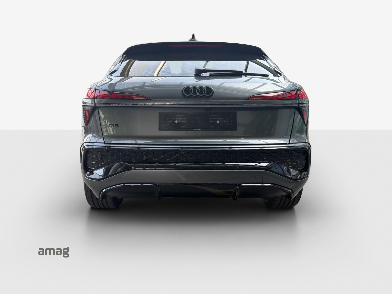AUDI Q3 Sportback e-hybrid 200 kW S tronig-image-3