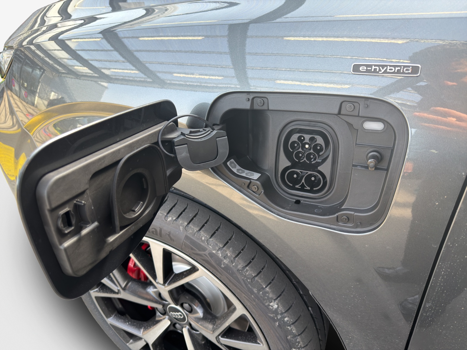 AUDI Q3 Sportback e-hybrid 200 kW S tronig-image-14