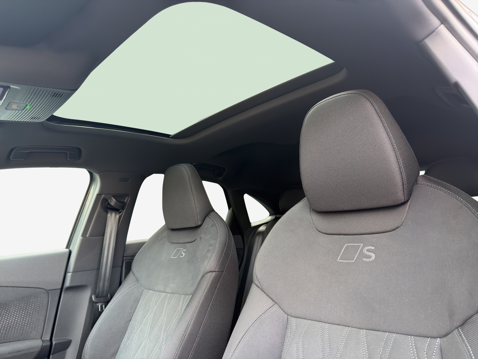 AUDI Q3 Sportback e-hybrid 200 kW S tronig-image-15