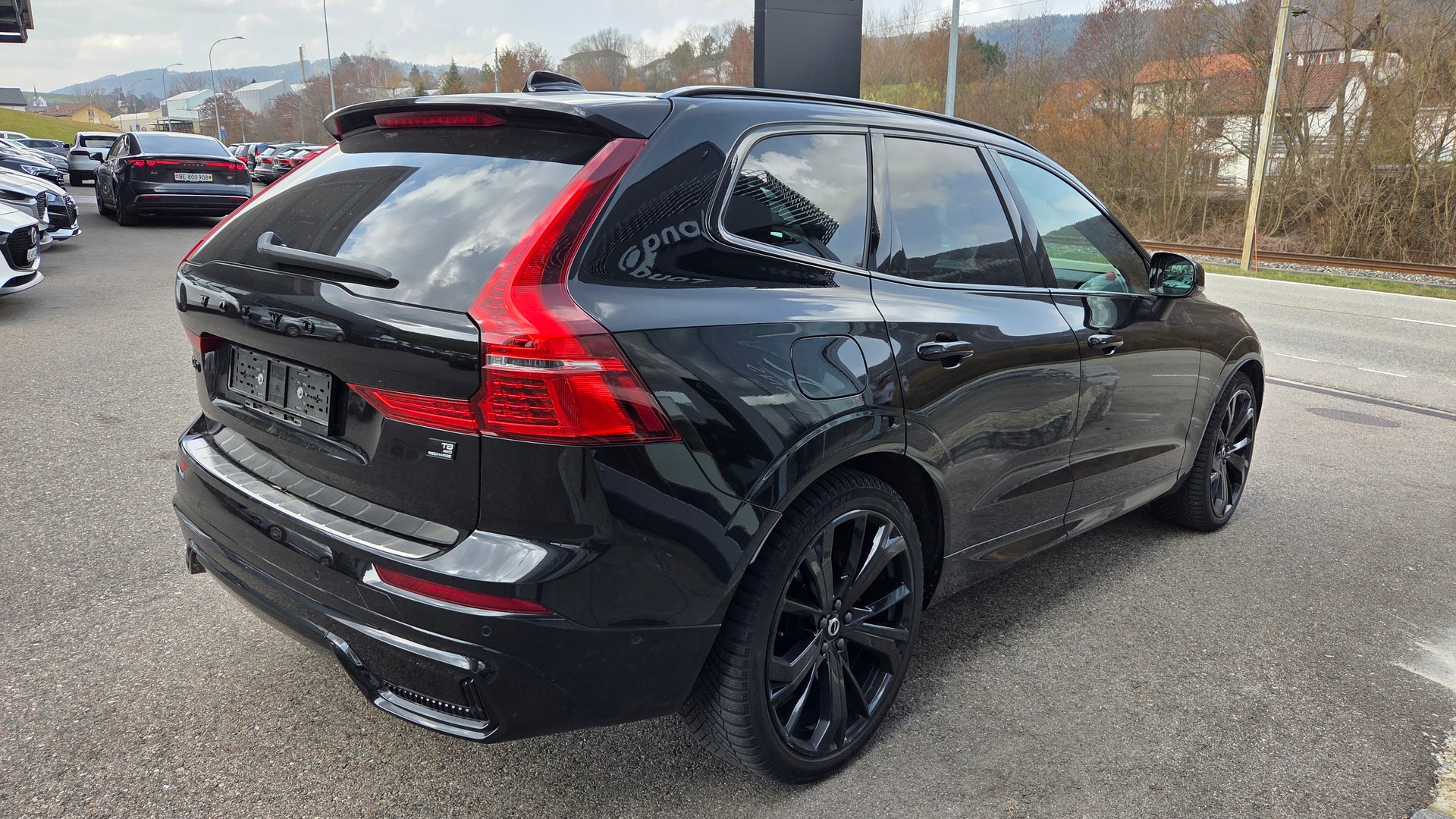 VOLVO XC60 T8 eAWD PluginHybrid Black Edition Geartronic-image-4