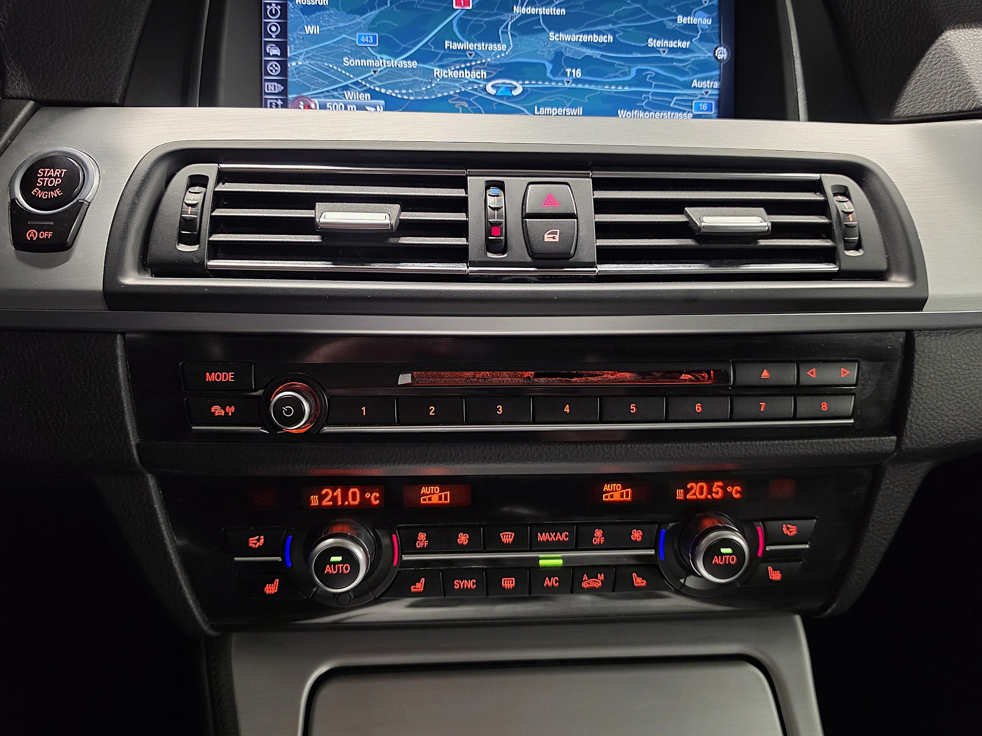BMW 530d xDrive Touring-image-11