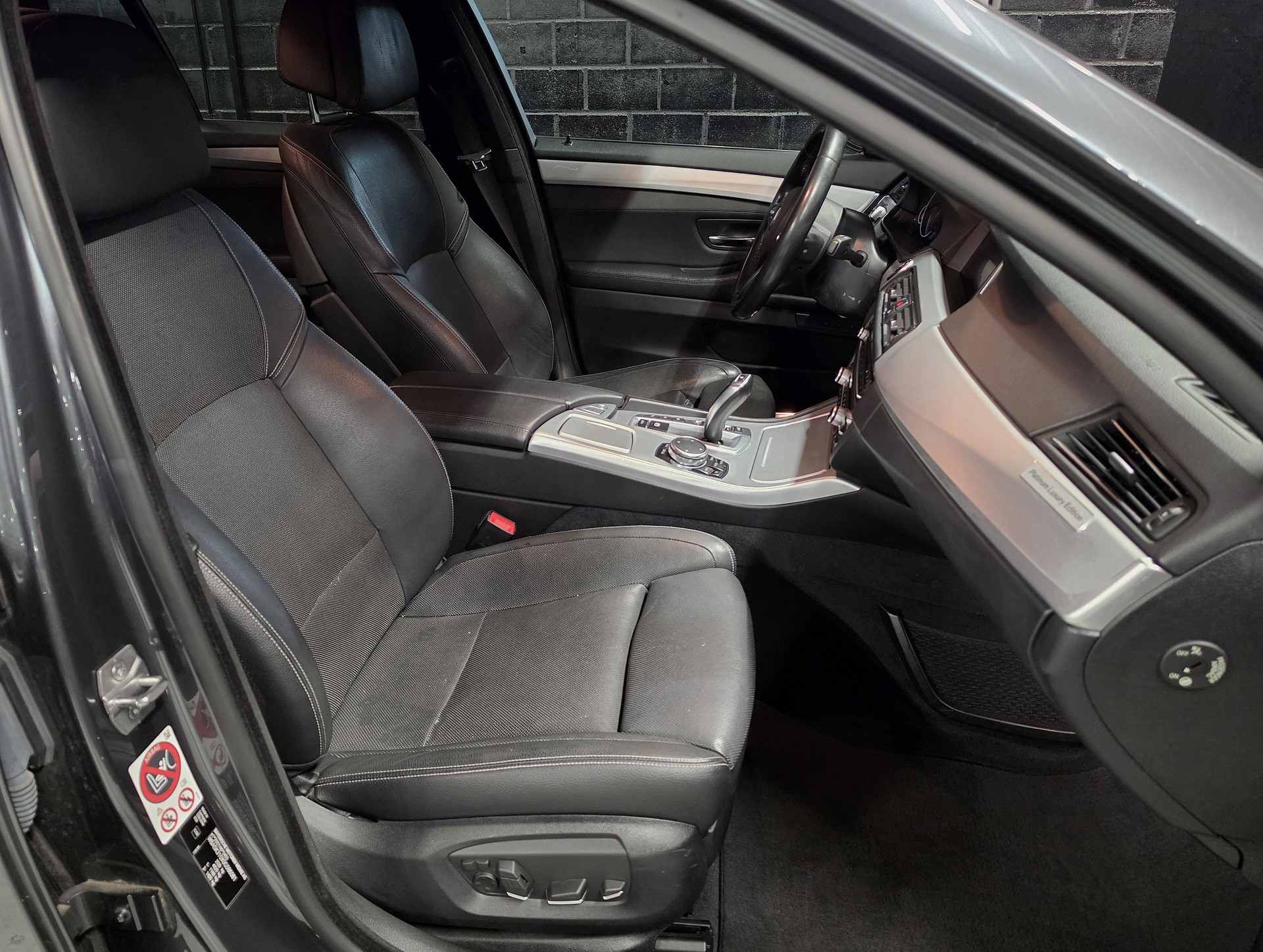 BMW 530d xDrive Touring-image-4