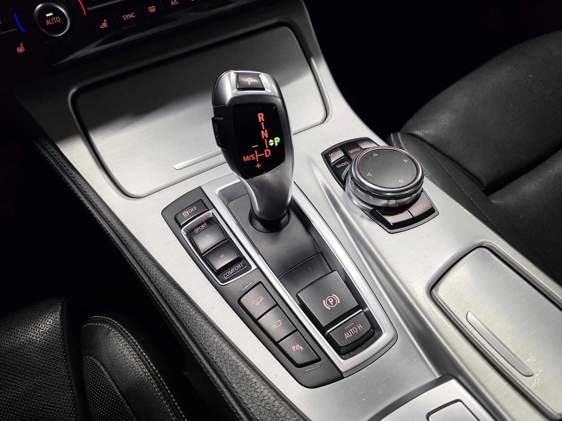 BMW 530d xDrive Touring-image-10