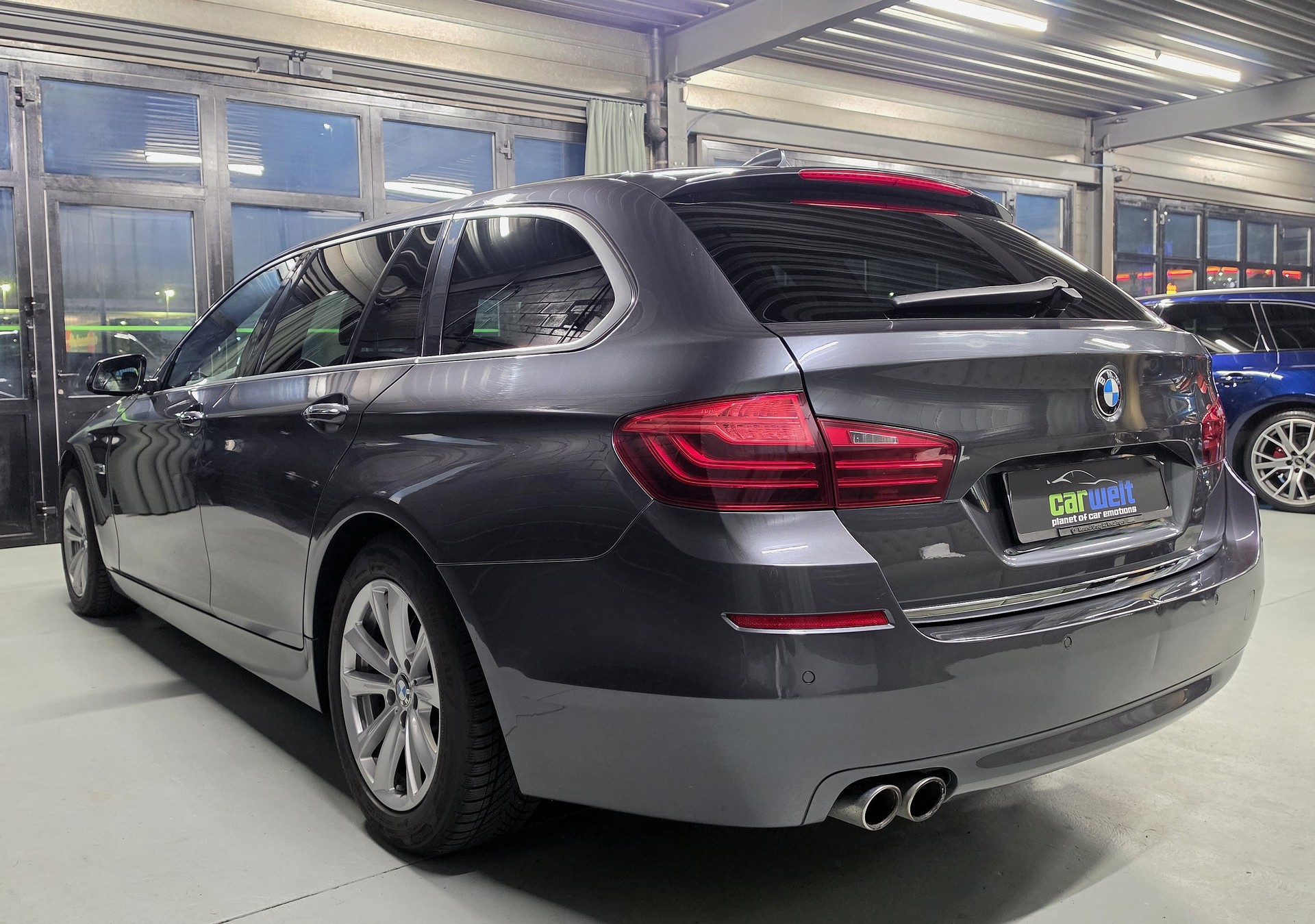 BMW 530d xDrive Touring-image-6