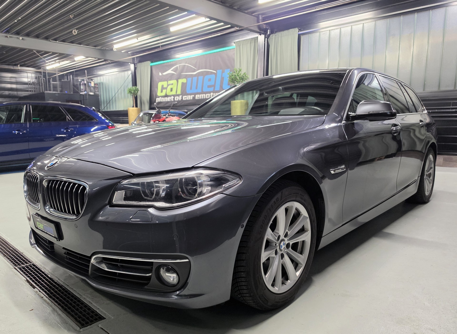 BMW 530d xDrive Touring-image-5