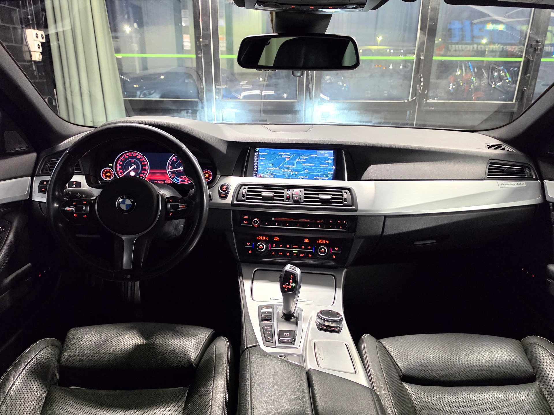 BMW 530d xDrive Touring-image-3