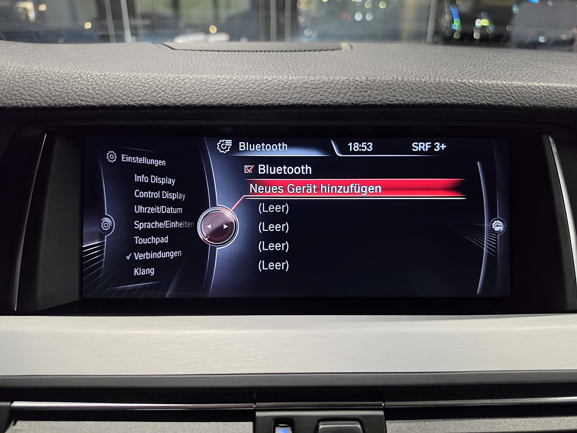 BMW 530d xDrive Touring-image-12
