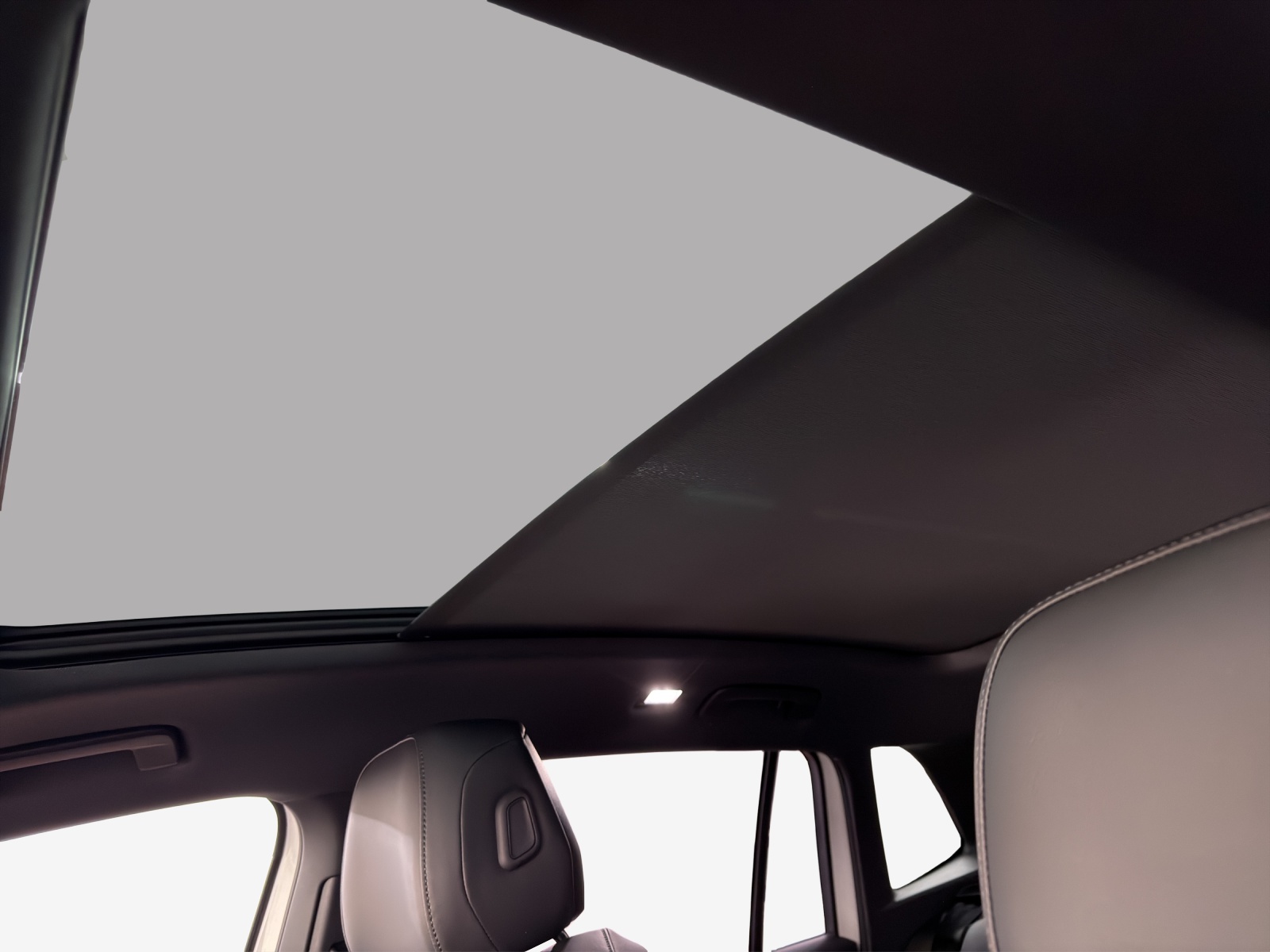 VW Tiguan 2.0 TSI DSG R-Line 4Motion-image-14