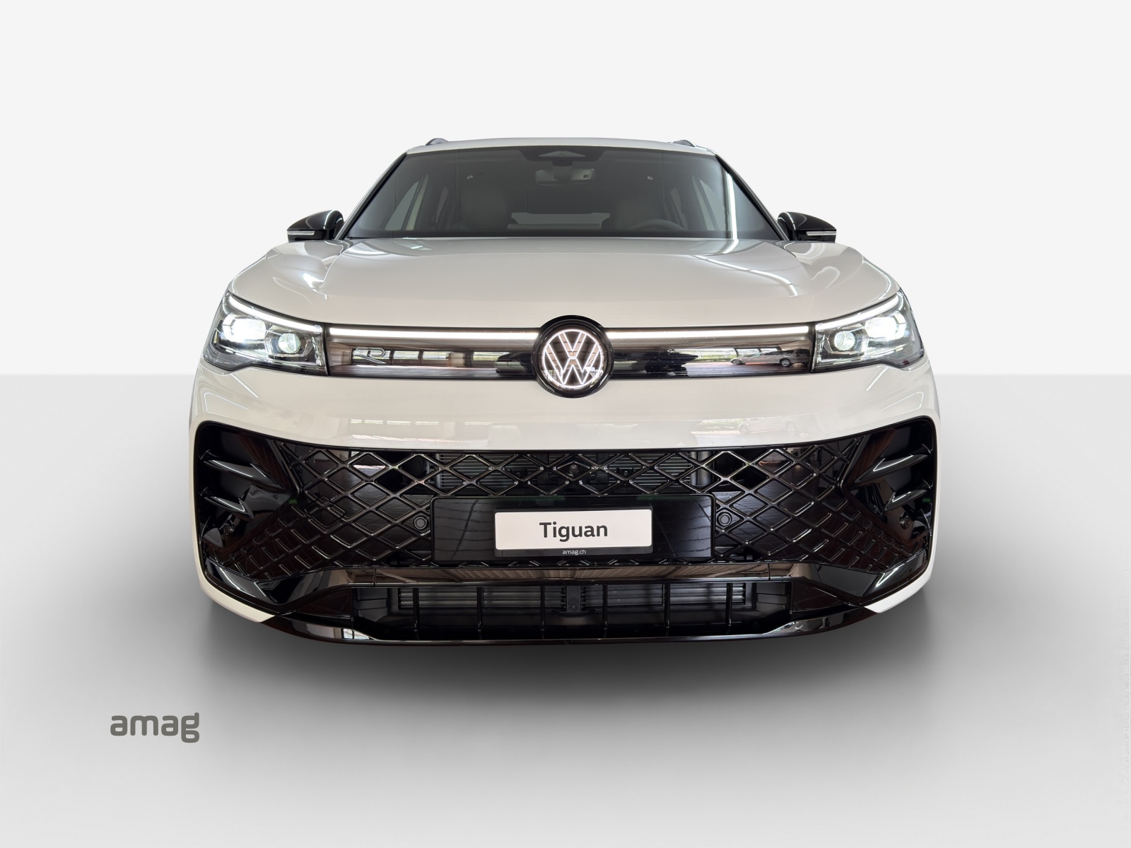 VW Tiguan 2.0 TSI DSG R-Line 4Motion-image-6