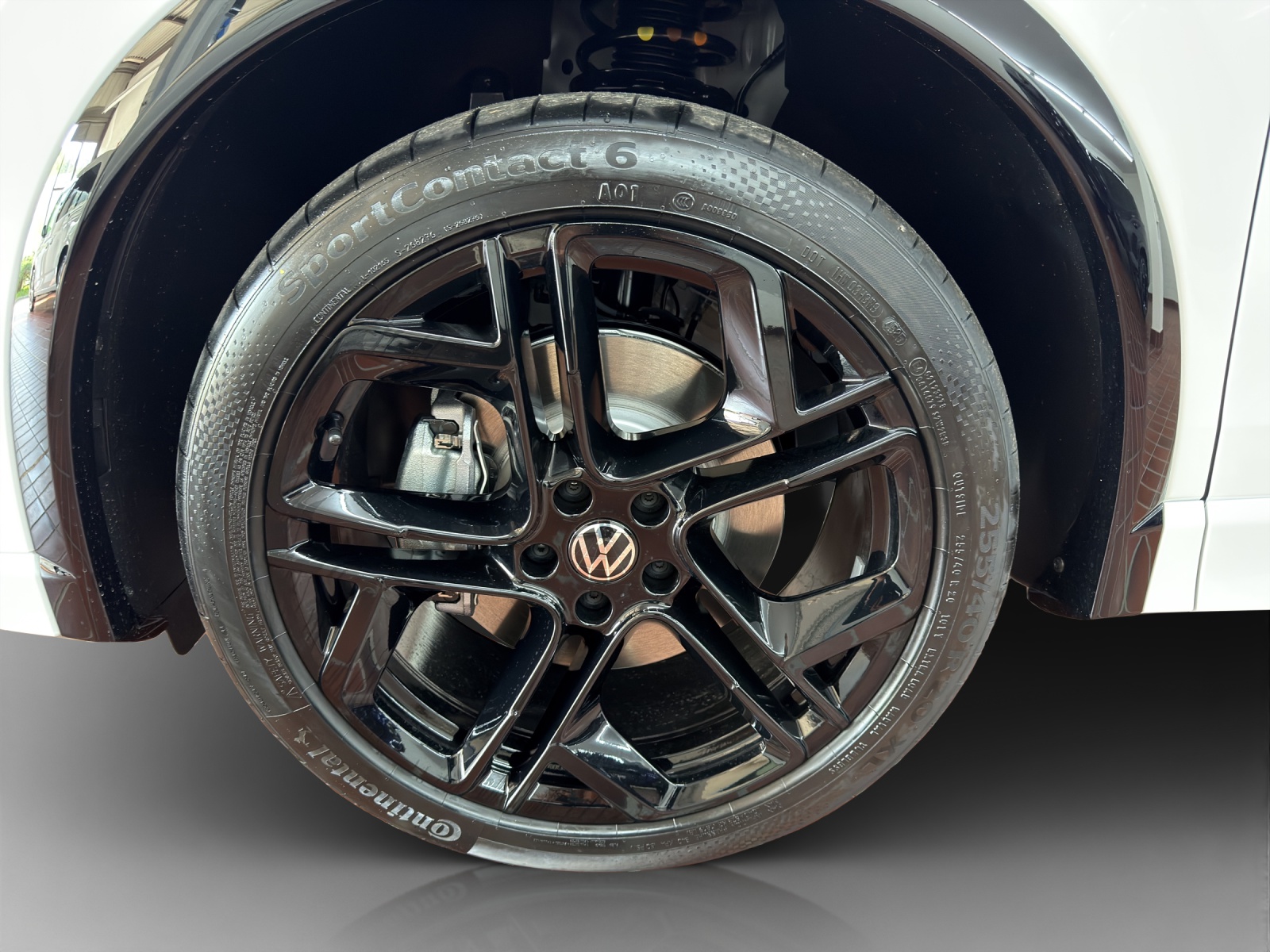 VW Tiguan 2.0 TSI DSG R-Line 4Motion-image-13