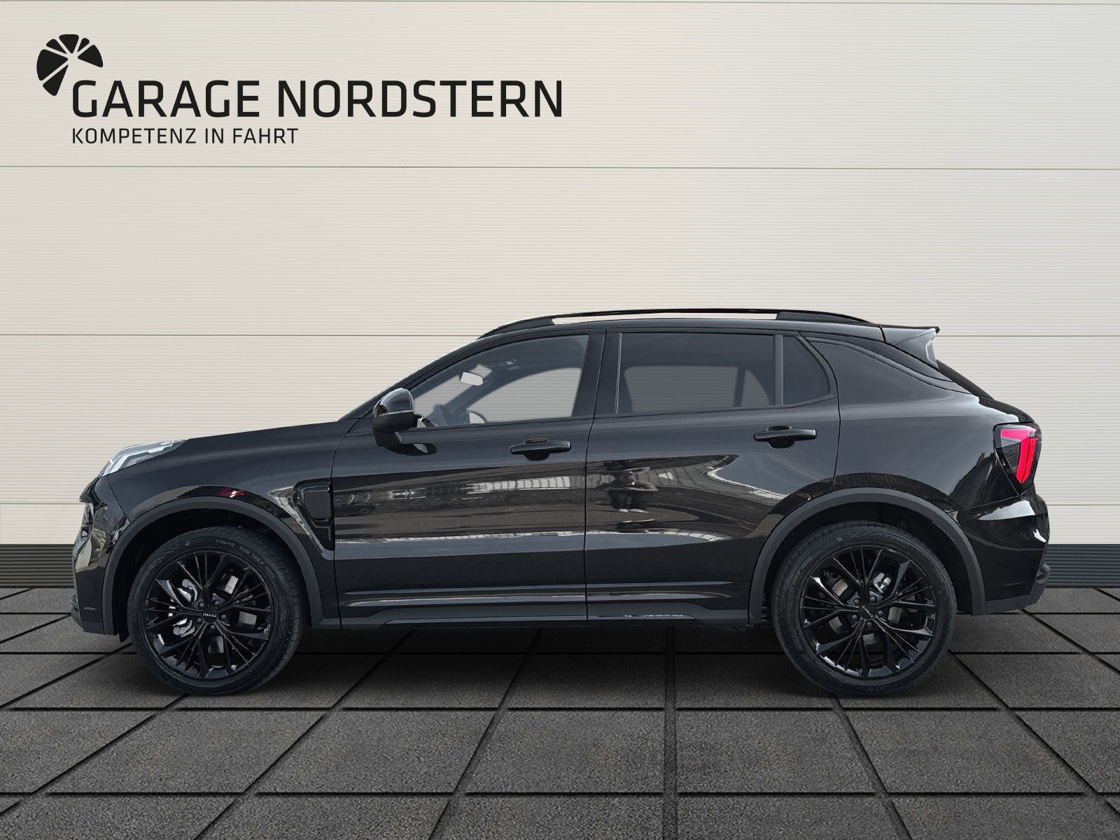 LYNK & CO 01 1.5 PHEV More-showroom-element-1