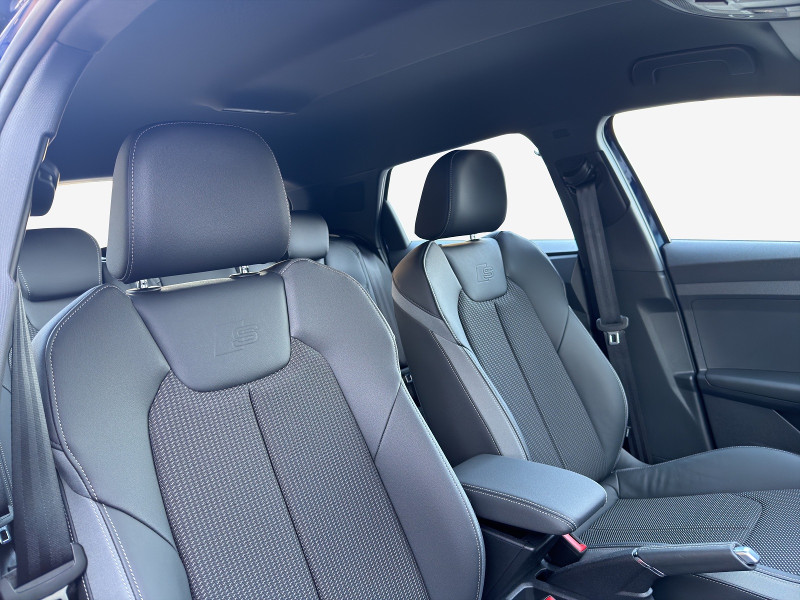 AUDI A1 Sportback 30 TFSI Attraction S-tronic-image-14