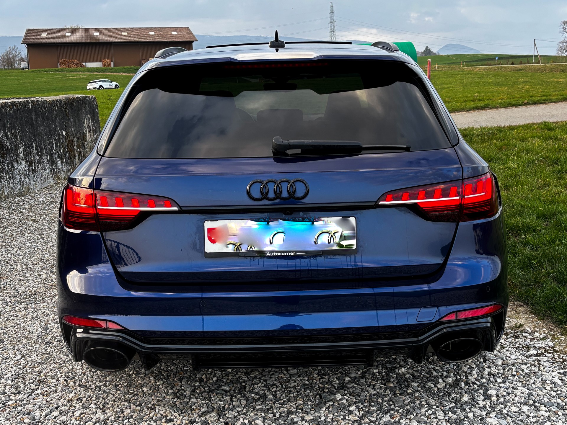 AUDI RS4 Avant quattro tiptronic Bleu Navara Cam360-image-2