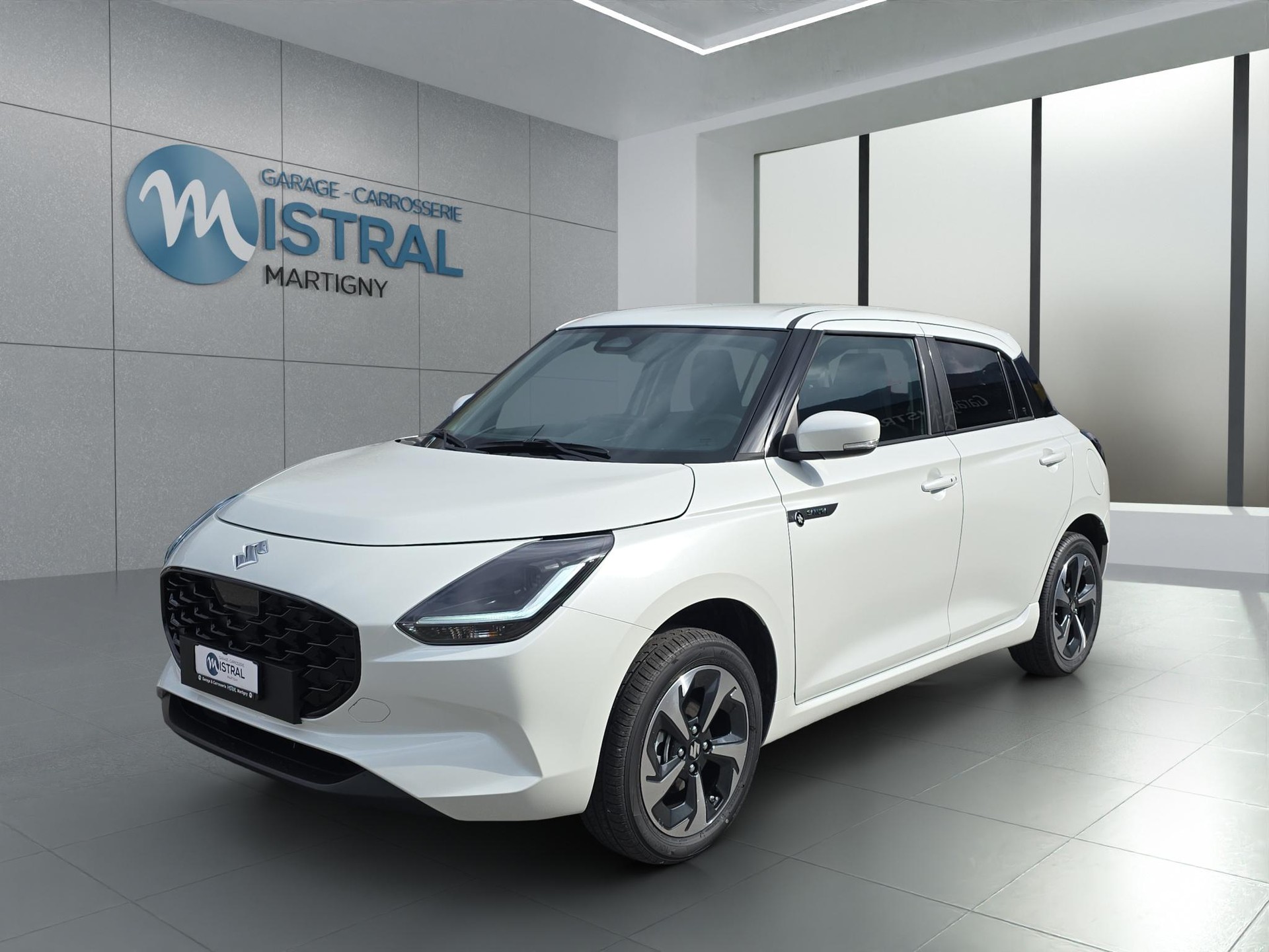SUZUKI Swift 1.2 Sakura Top Hybrid 4x4-image-0