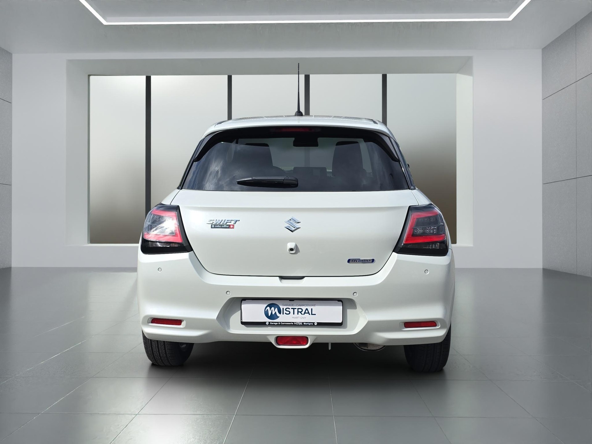SUZUKI Swift 1.2 Sakura Top Hybrid 4x4-image-2