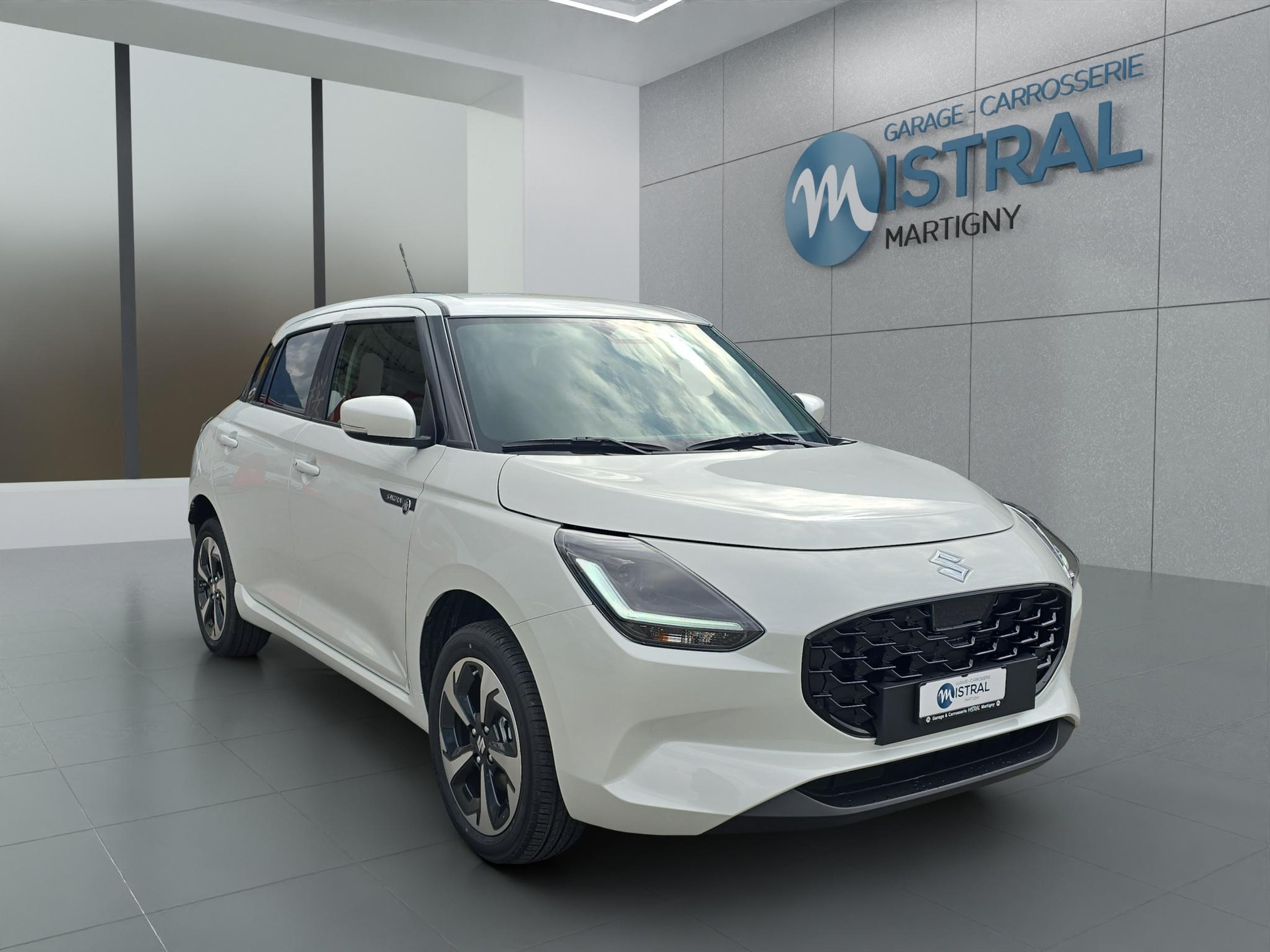 SUZUKI Swift 1.2 Sakura Top Hybrid 4x4-image-6