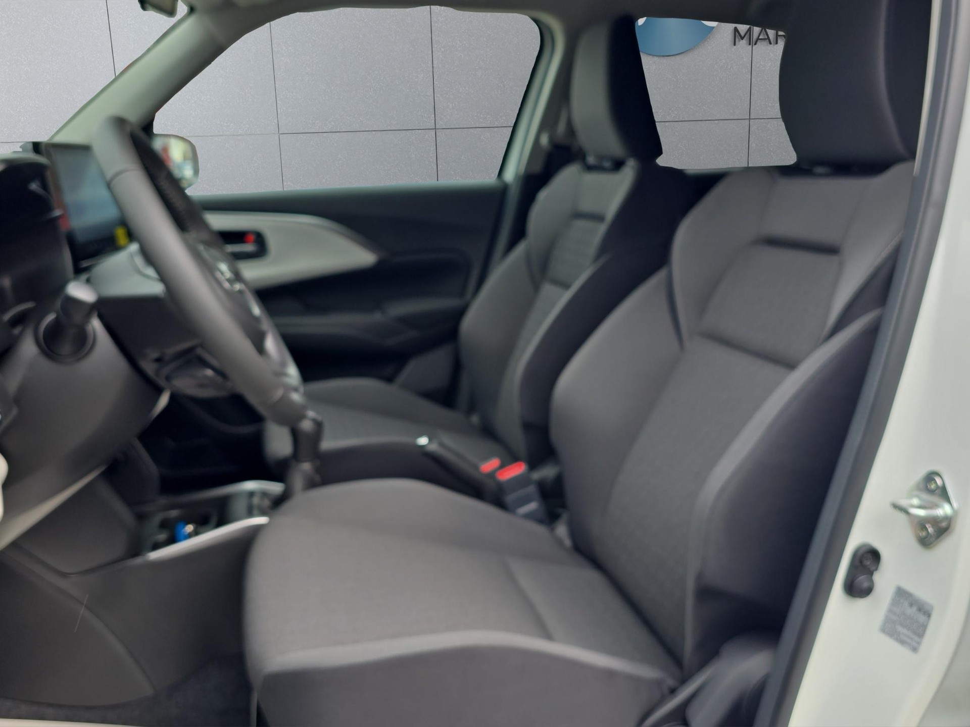 SUZUKI Swift 1.2 Sakura Top Hybrid 4x4-image-16