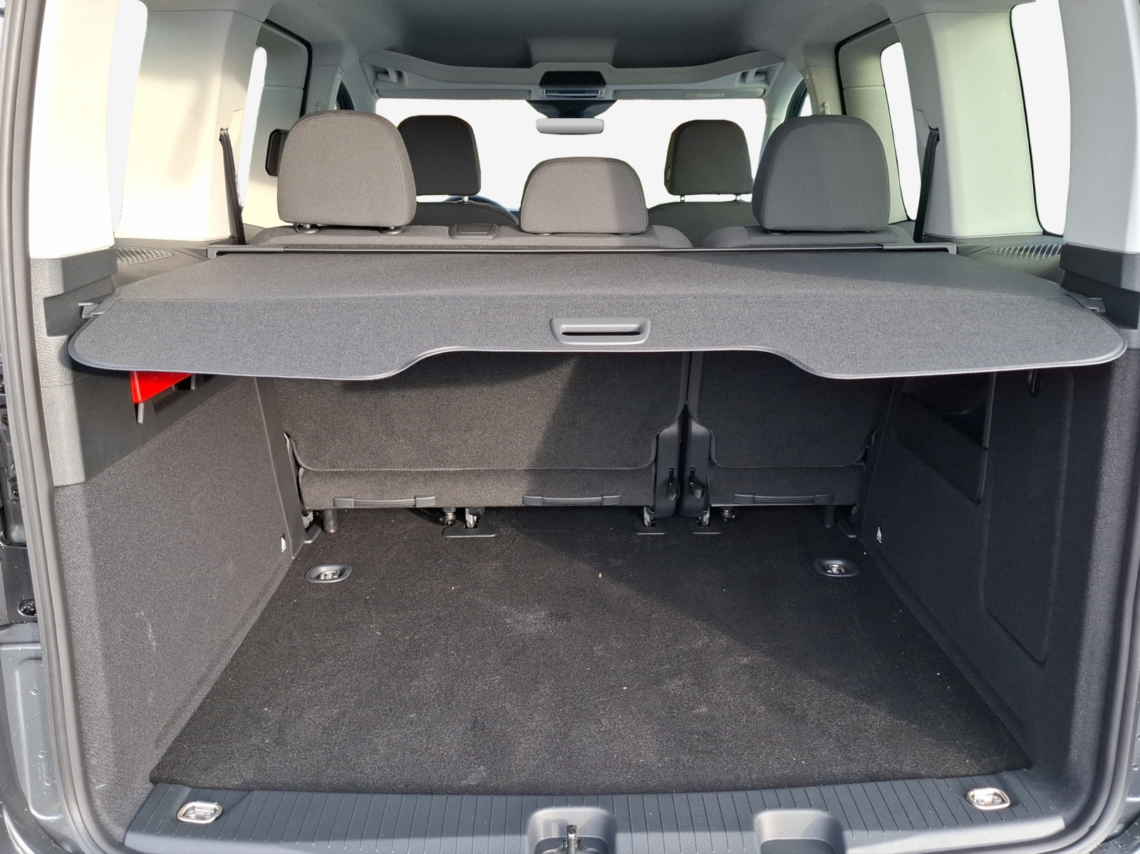 VW Caddy 1.5 TSI DSG-image-12