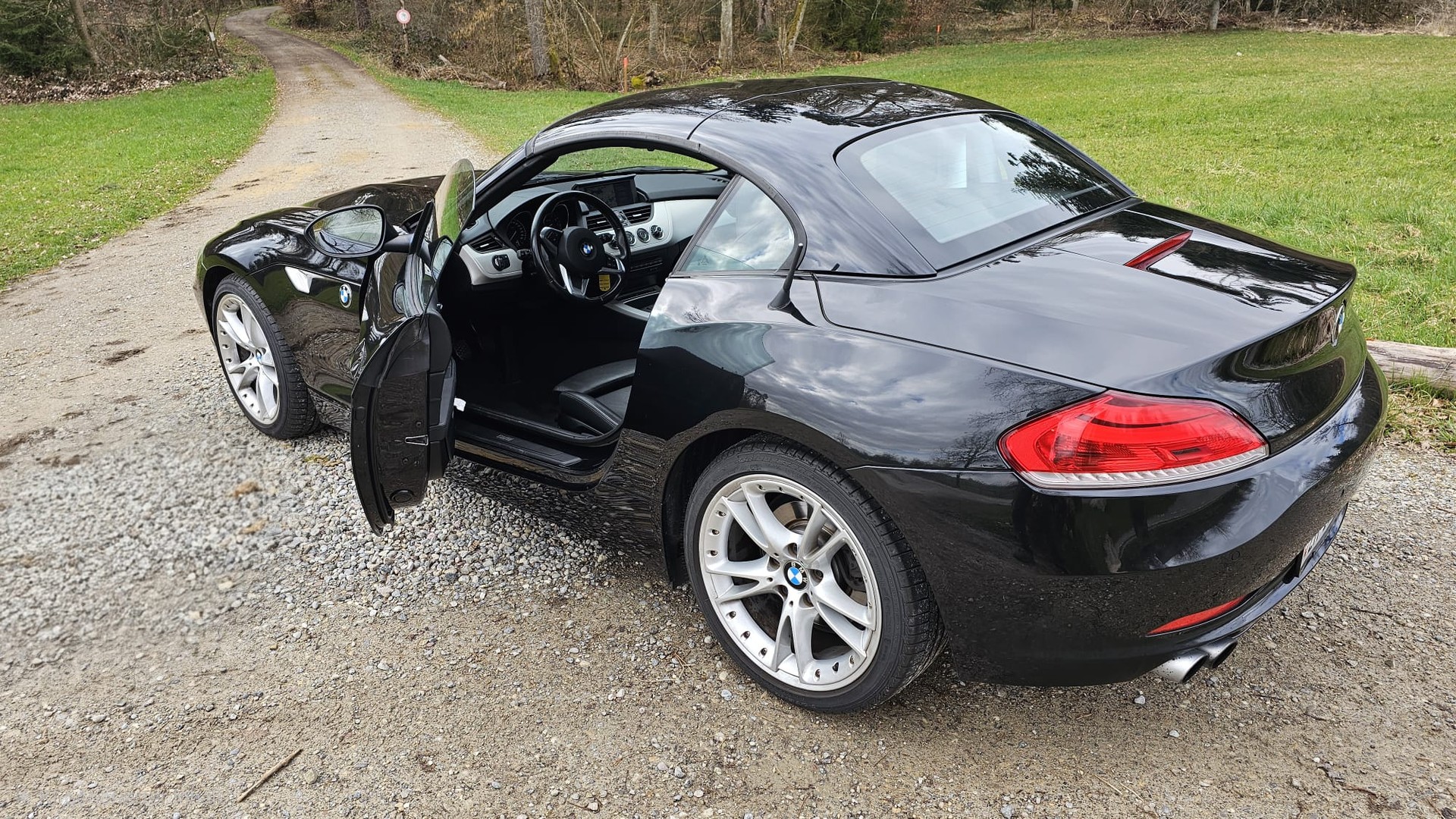 BMW Z4 sDrive23i-image-1