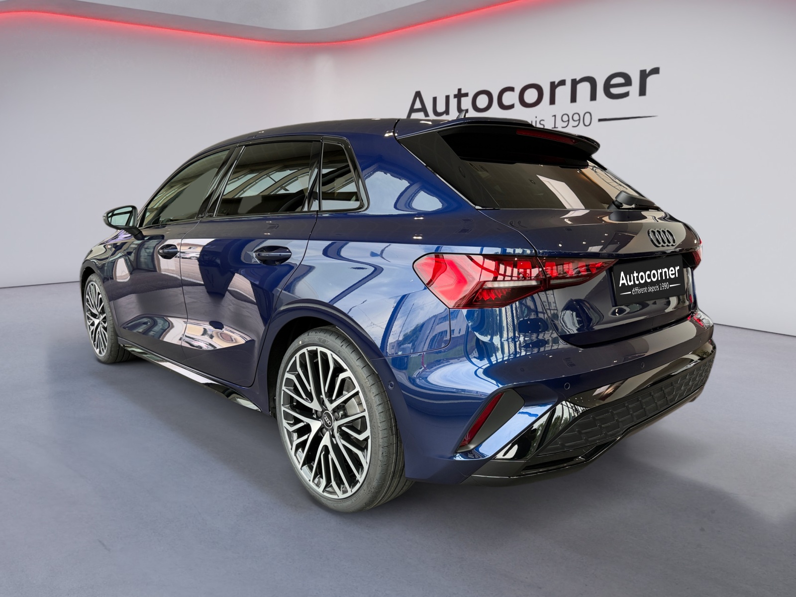 AUDI A3 Sportback TFSI 110 kW S line Attraction S tronic-image-2