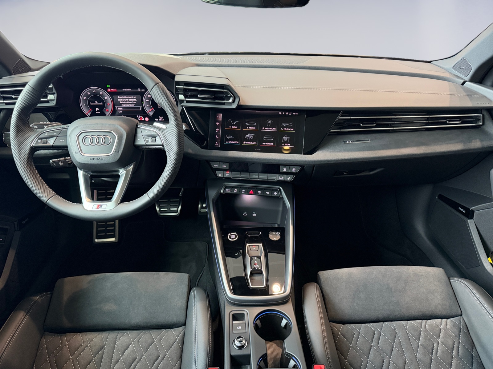 AUDI A3 Sportback TFSI 110 kW S line Attraction S tronic-image-8