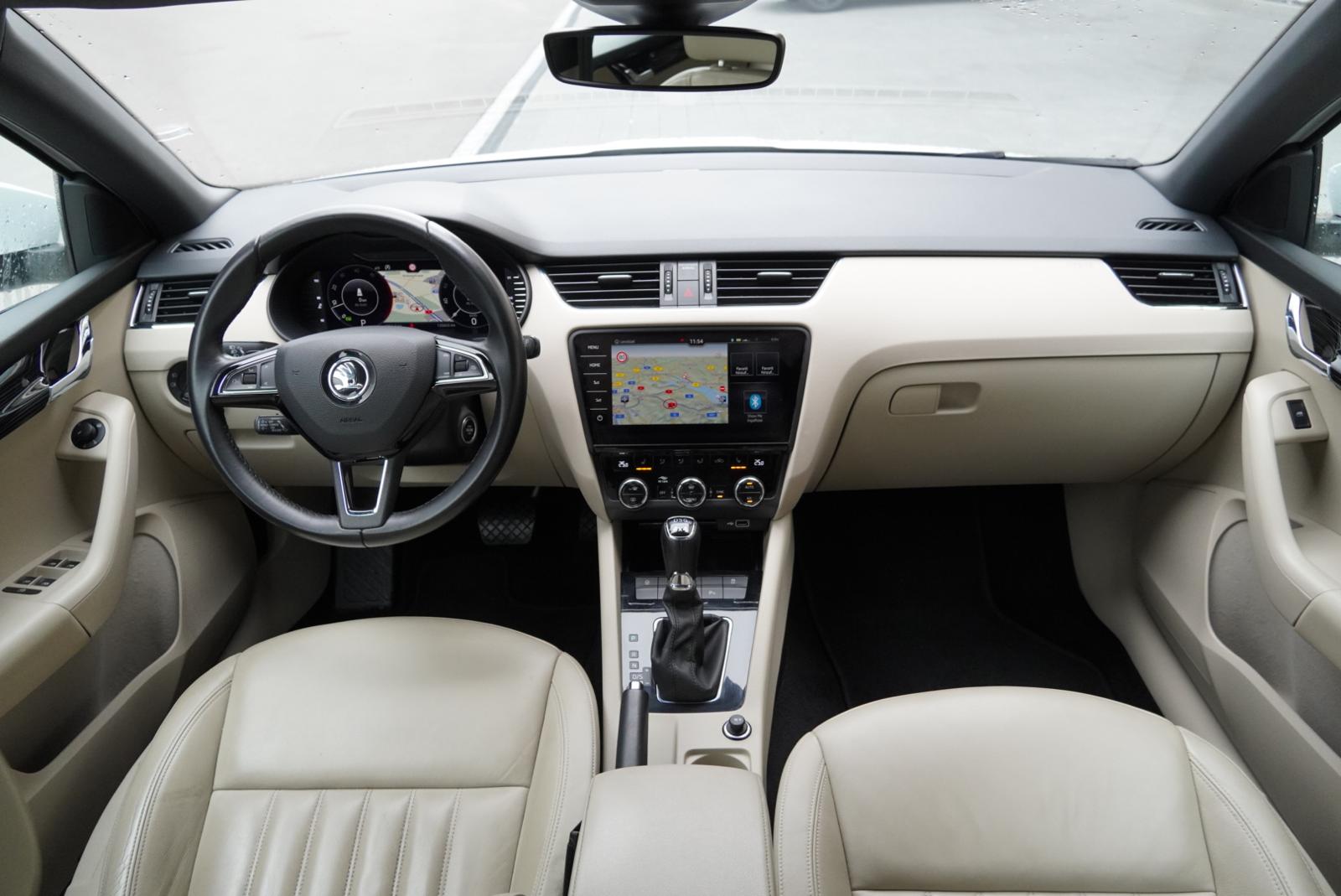 SKODA Octavia Combi 2.0 TDI Soleil 4x4 DSG-image-10