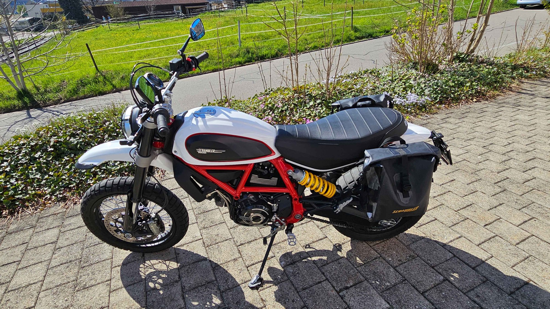 DUCATI Scrambler 800 Desert Sled-showroom-element-1