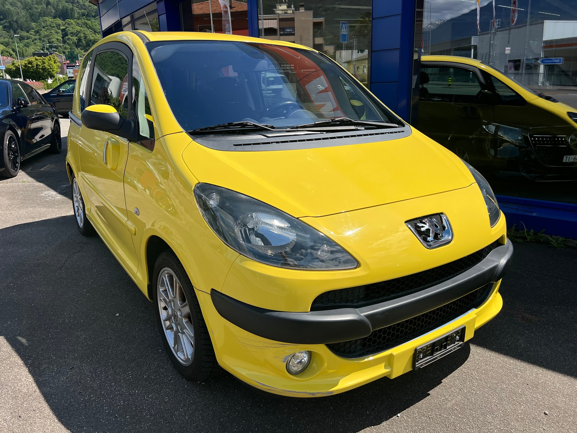 PEUGEOT 1007 1.6 Trendy 2-Tronic-image-1
