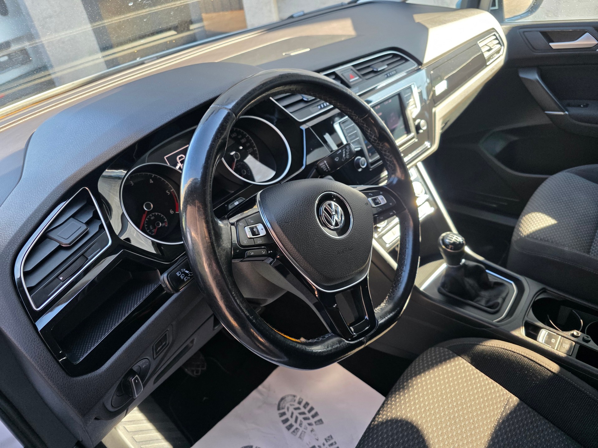 VW Touran 2.0 TDI BlueMotion Technology Comfortline-image-3