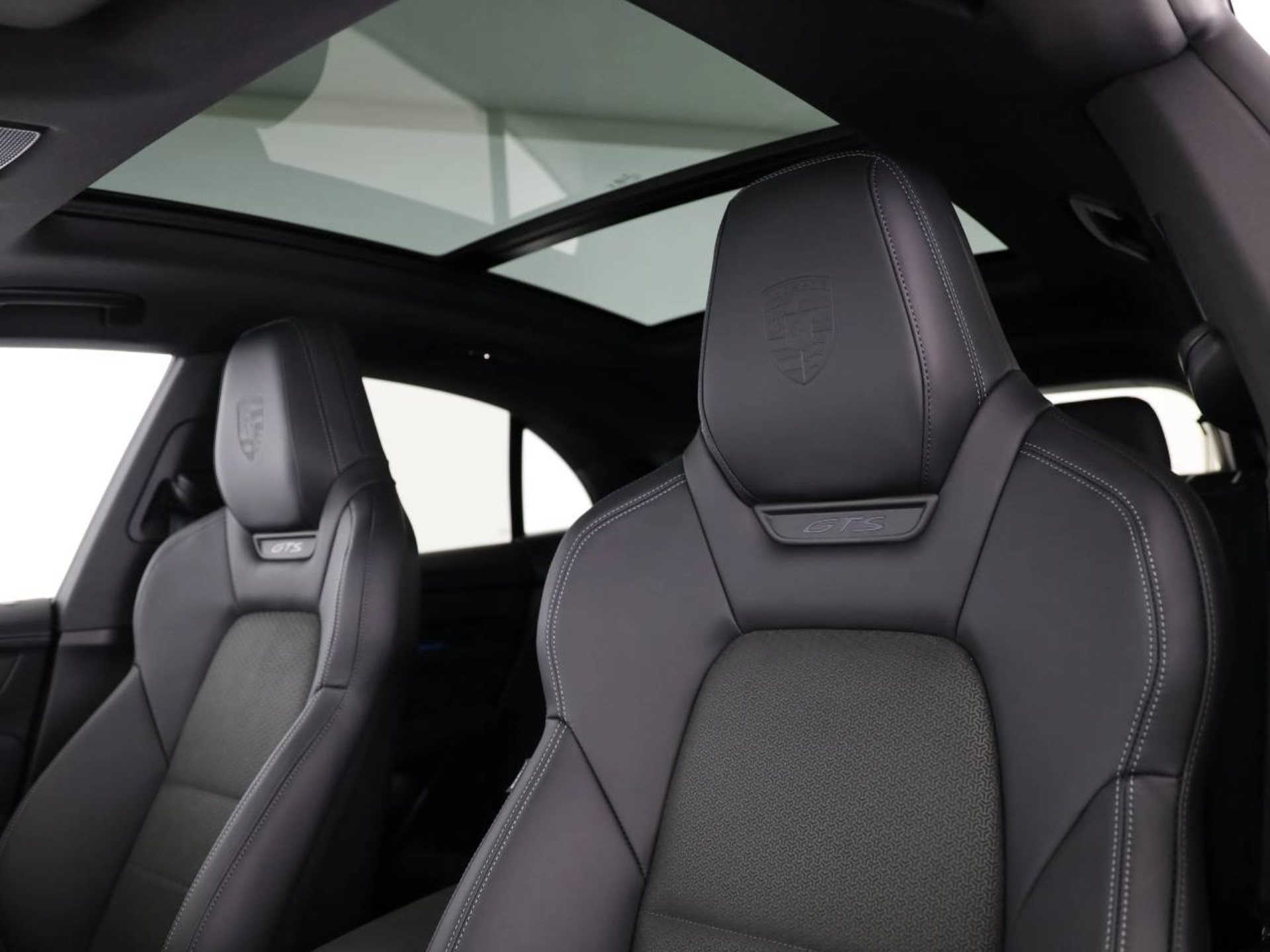 PORSCHE Macan GTS-image-15