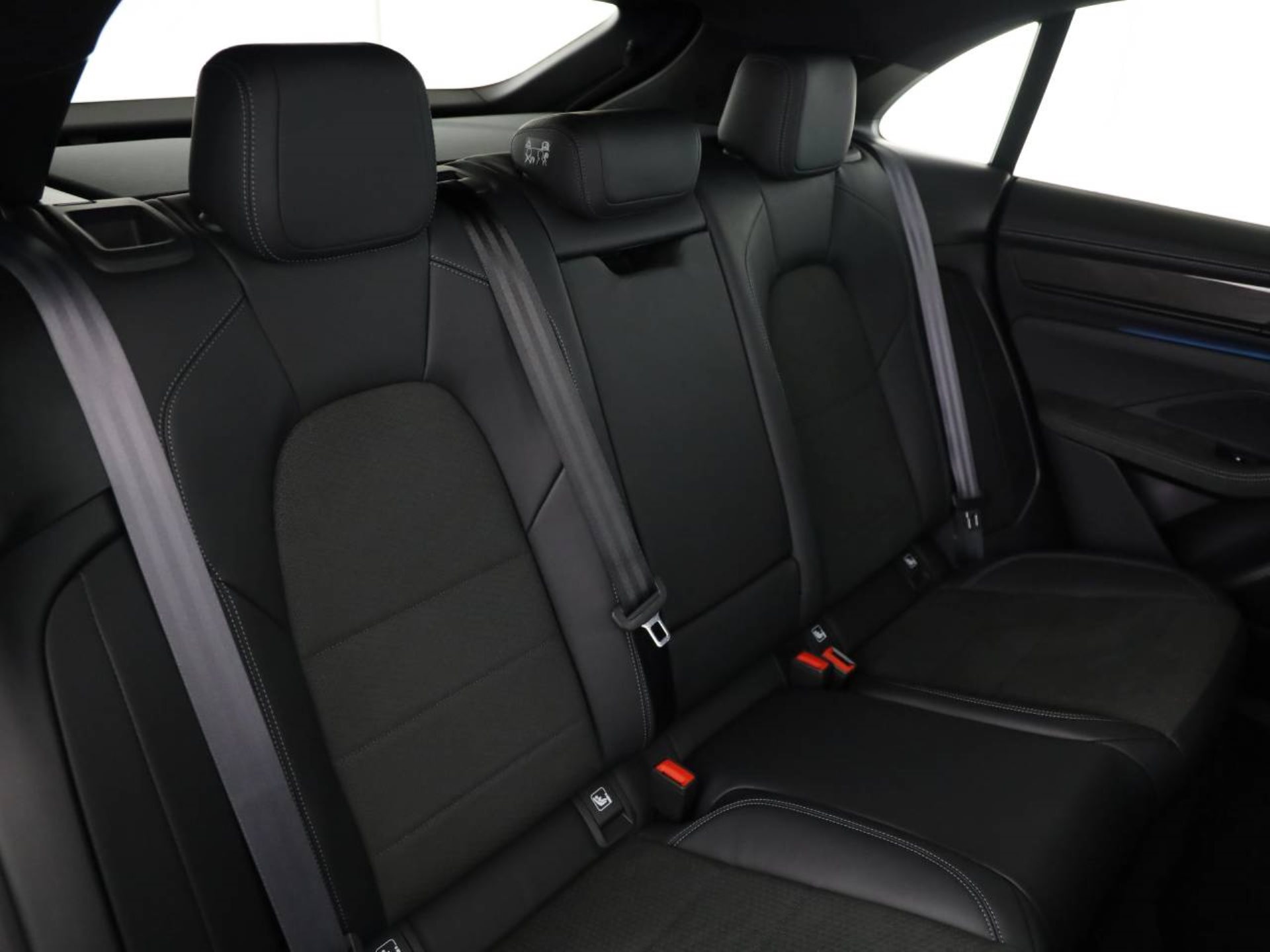 PORSCHE Macan GTS-image-18