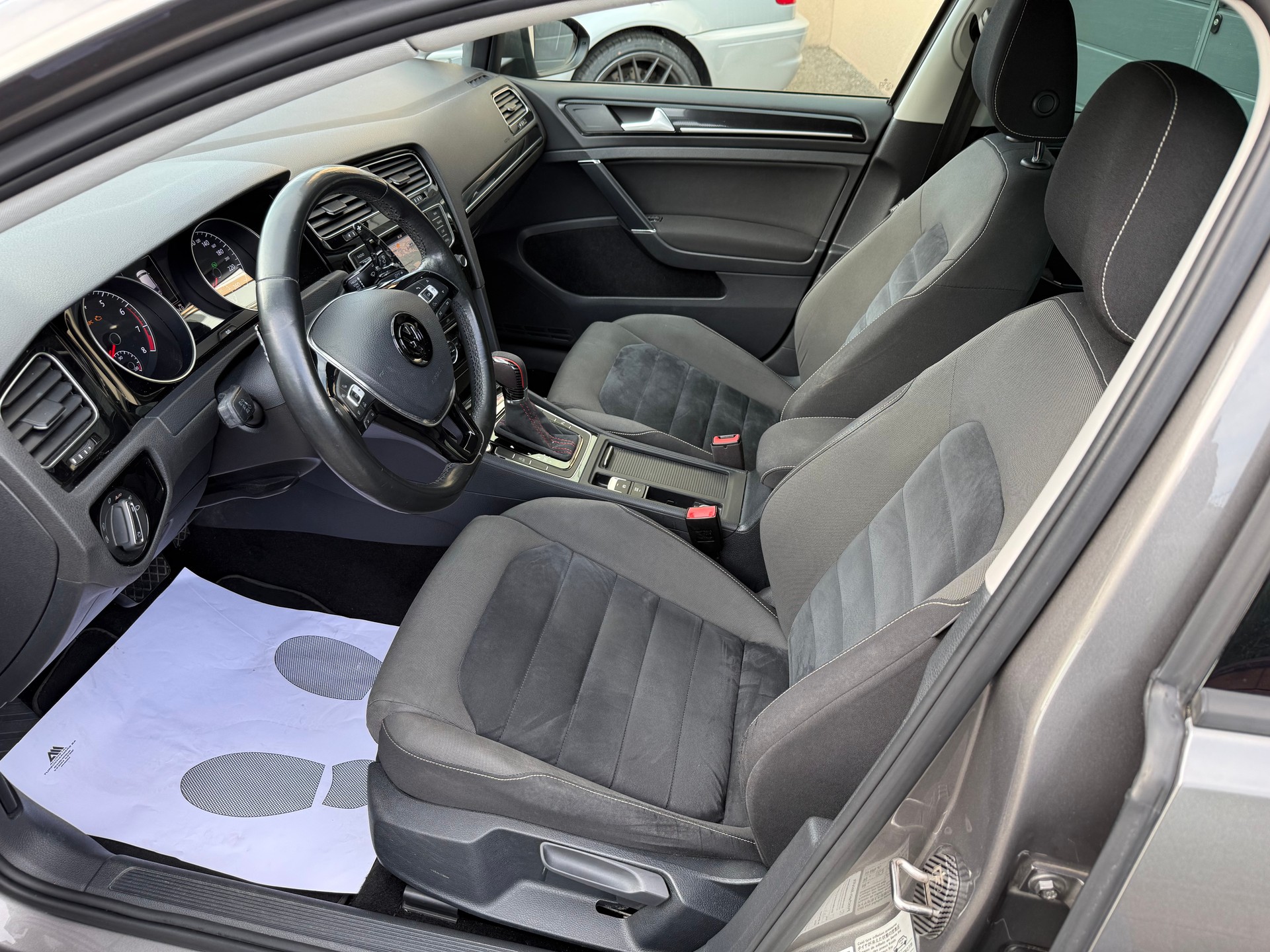 VW Golf 1.4 TSI Comfortline DSG-image-8