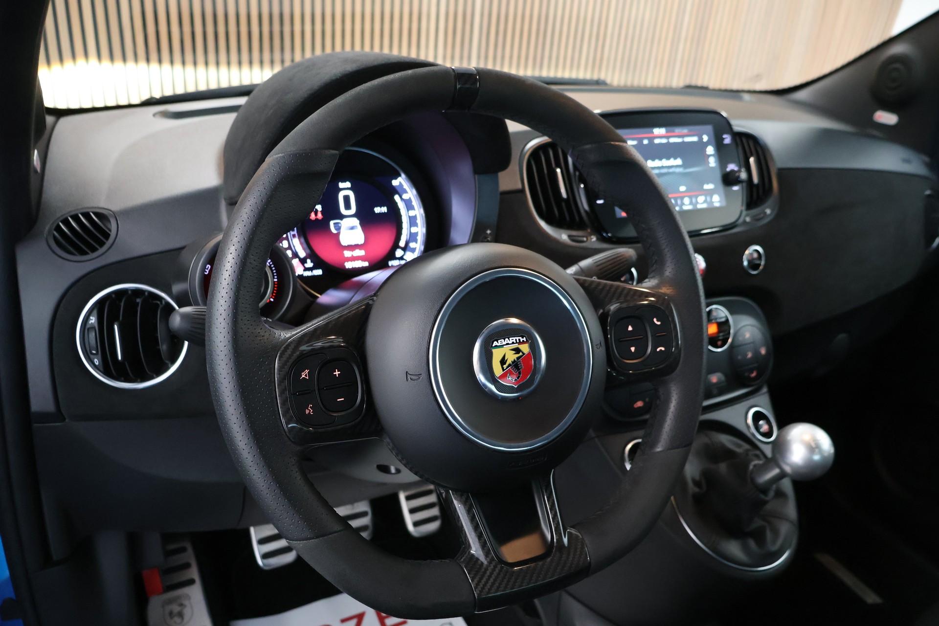 FIAT 695 1.4 16V Turbo Abarth Tributo 131 Rally-image-15
